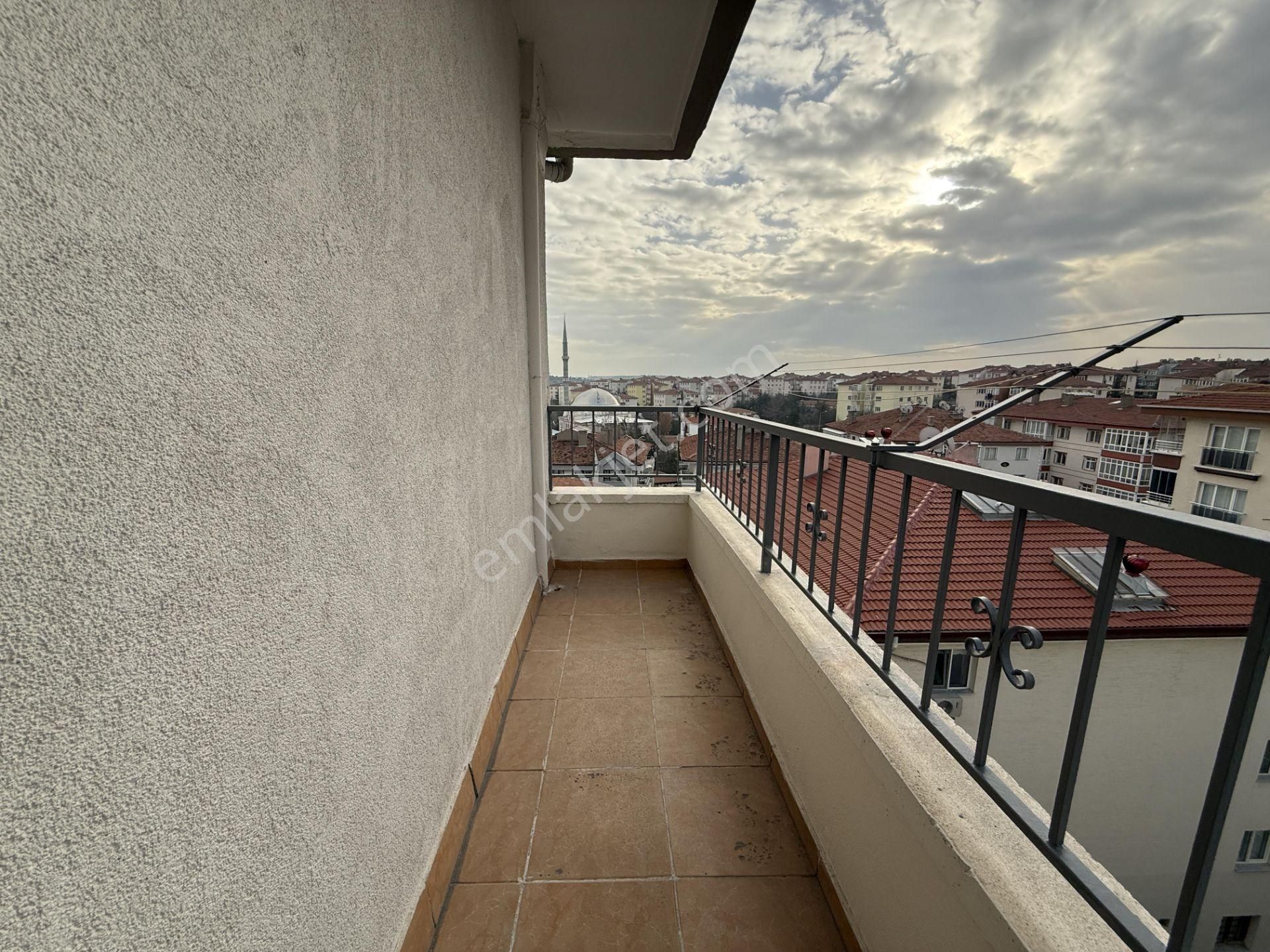 Pursaklar Mehmet Zengin Emlak'tan Yunus Emre Mah.ful Yapılı 3.kat 3+1 Daire - Görsel 33