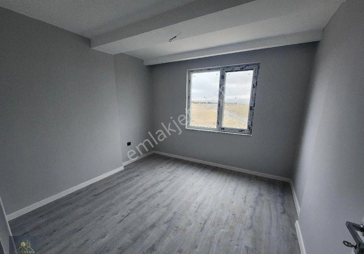 Karakaya Emlak'tan İstiklal Mahallesinde Ara Kat Daire - Görsel 6