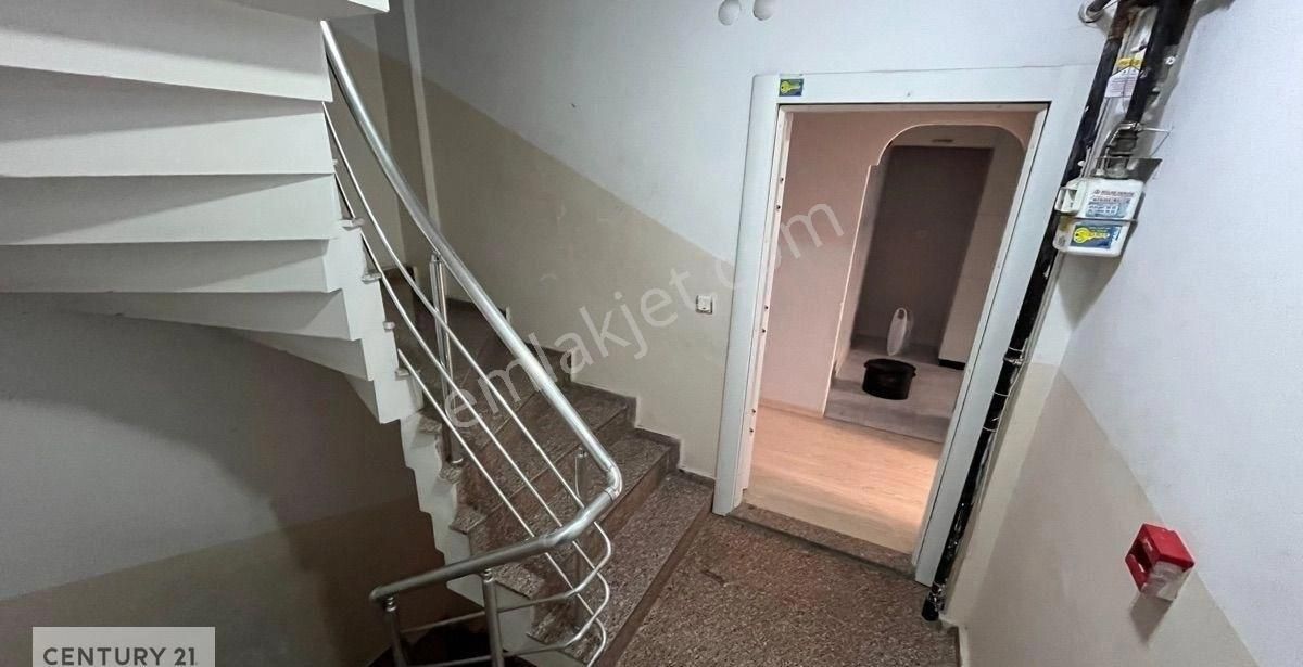 Mall Of İstanbula Yürüme Mesafesinde Mehmet Akif Mahallesi İskanlı Satılık 2+1 - Görsel 8
