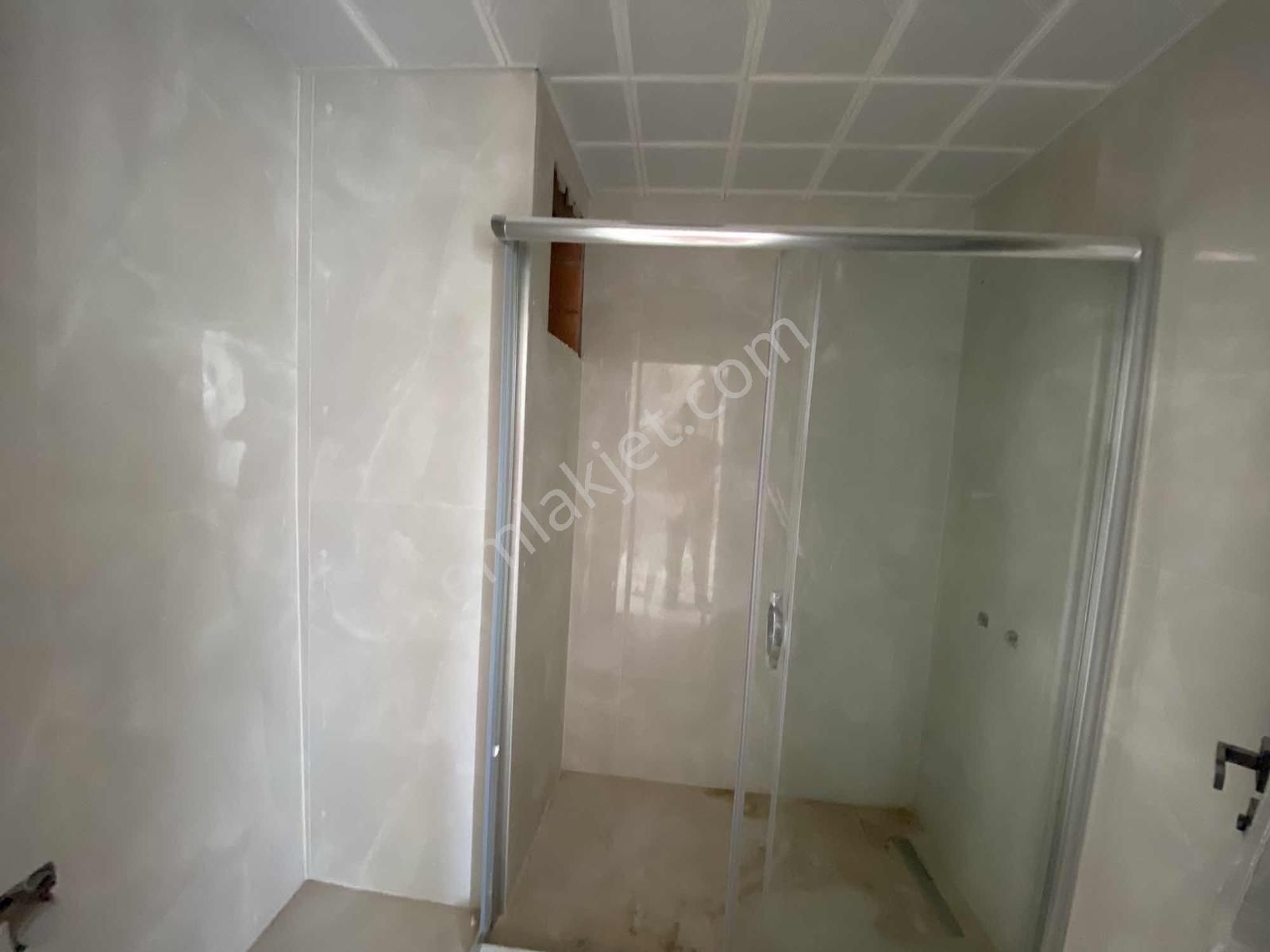 Altınova Da Satılık 2+1 Ebeveyn Banyolu Katta Daire - Görsel 10