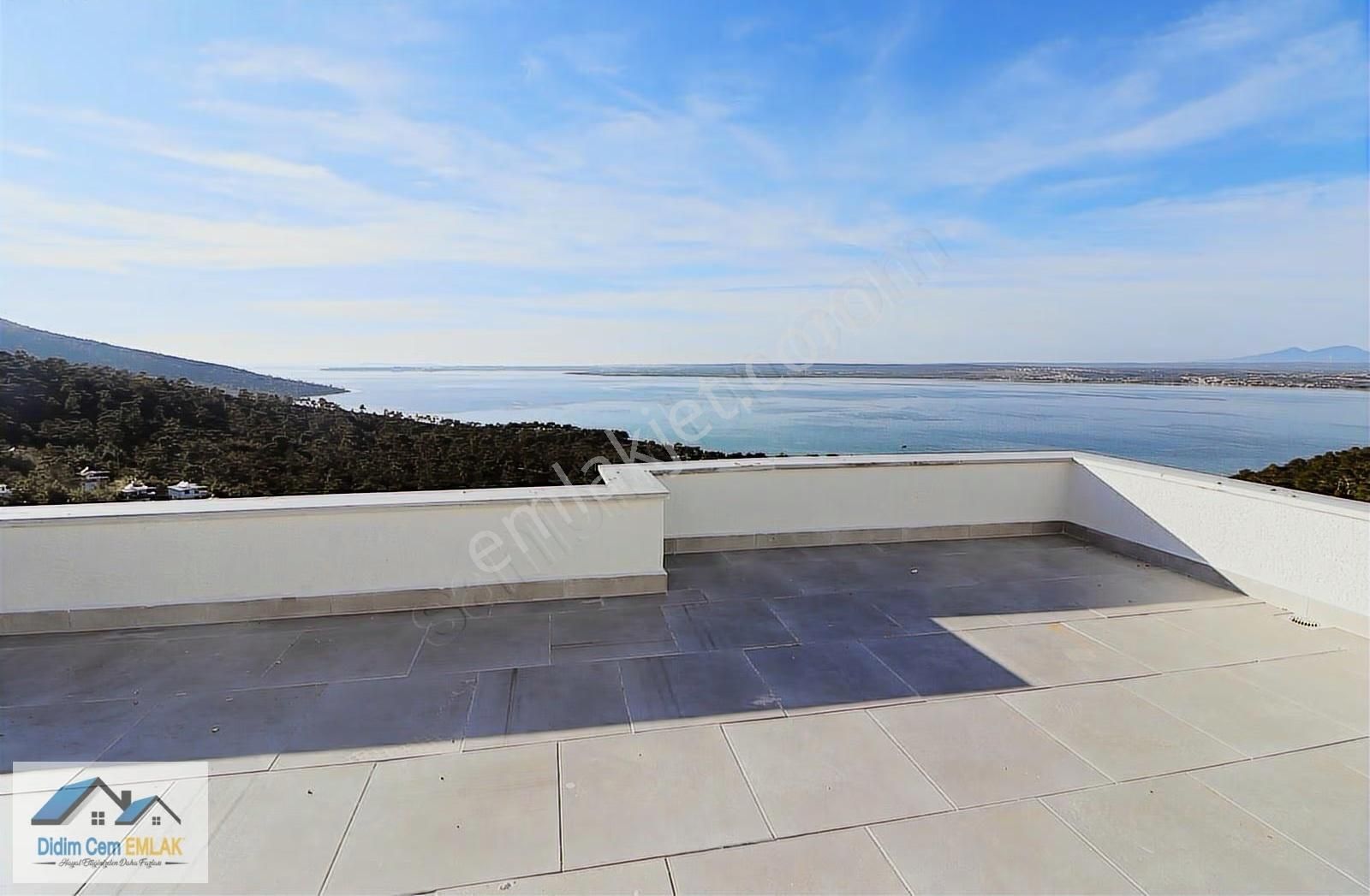 Salondan Denizi İzlemek İstermisiniz! 4+1 Satılık Triplex Villa