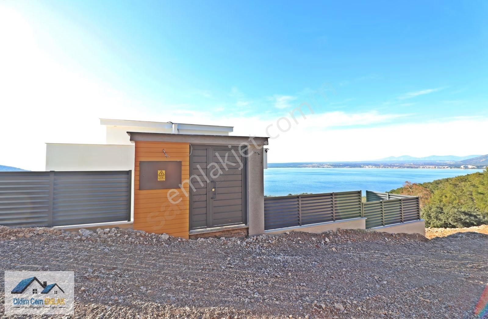 Salondan Denizi İzlemek İstermisiniz! 4+1 Satılık Triplex Villa - Görsel 11