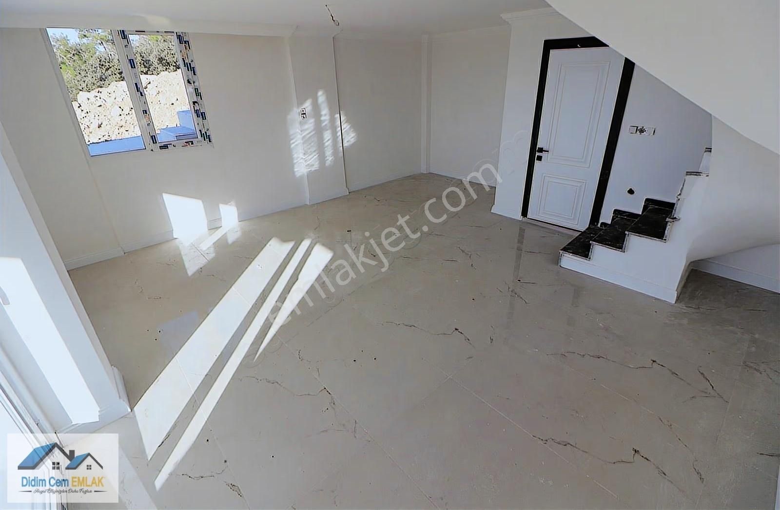 Salondan Denizi İzlemek İstermisiniz! 4+1 Satılık Triplex Villa - Görsel 7