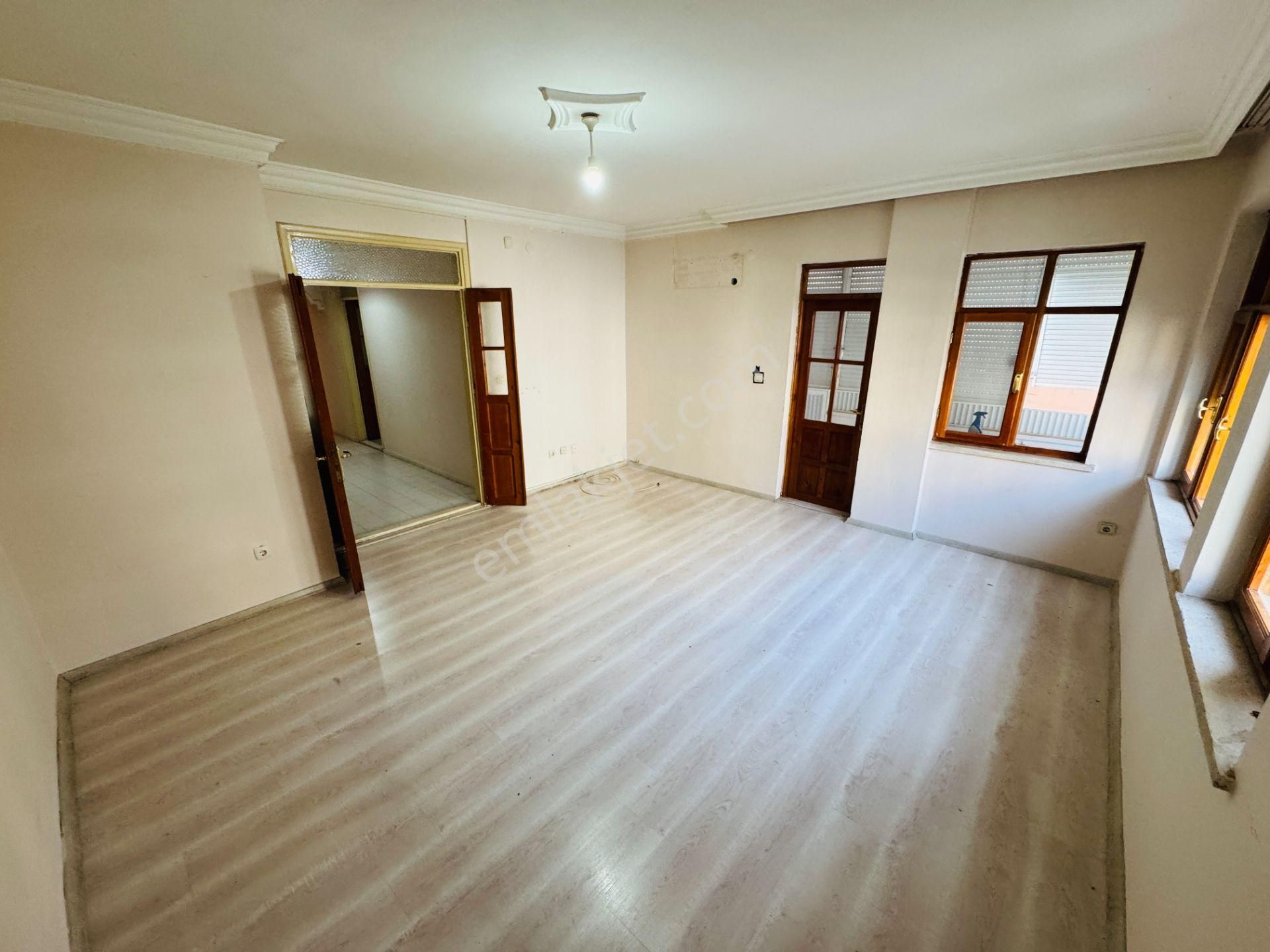 Yenigünde Arakat Kiralık 3+1