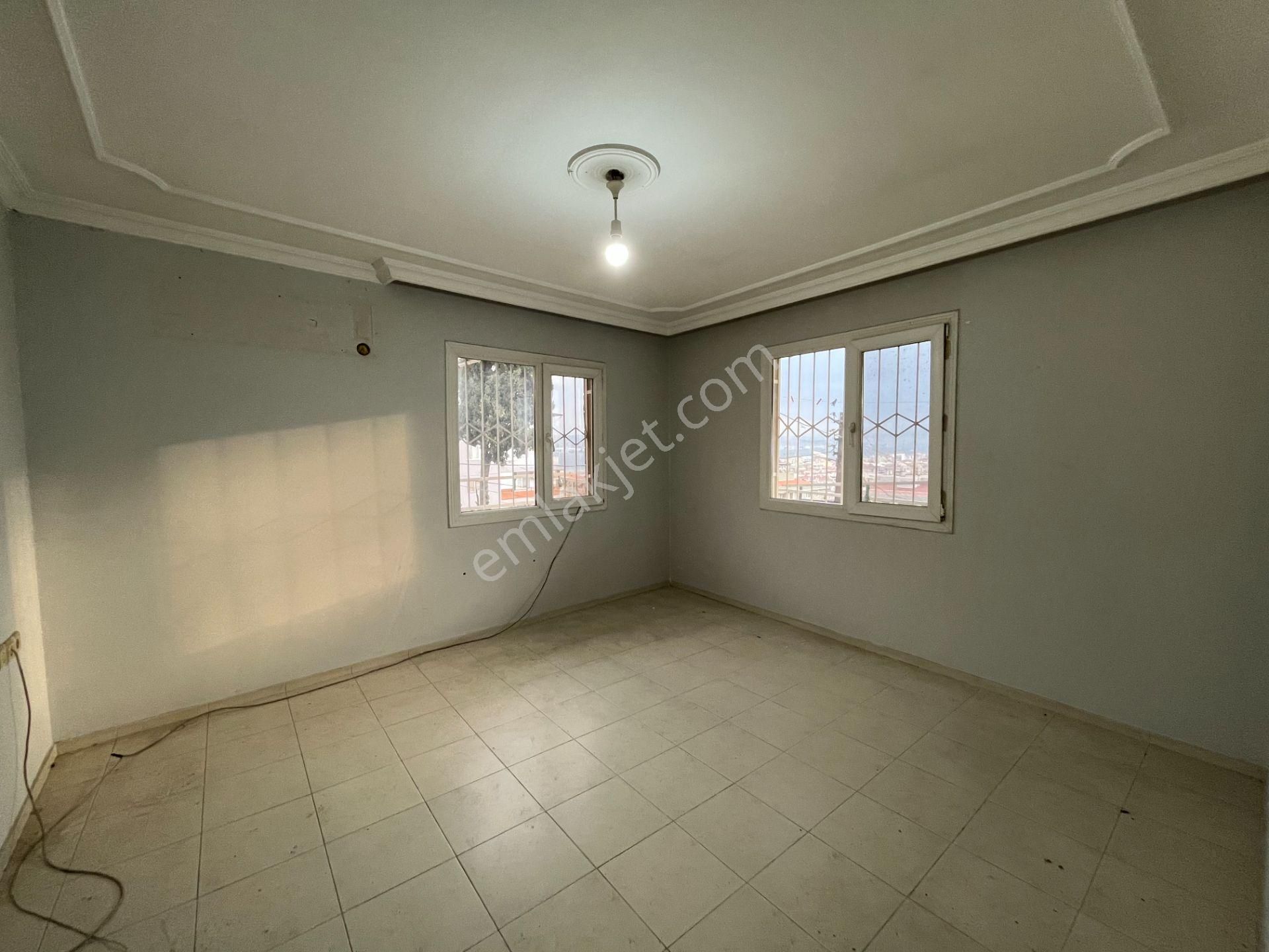 Gümüşpala Emek Mah.'de Deniz Manzaralı 2+1 Kiralık Daire - Görsel 2