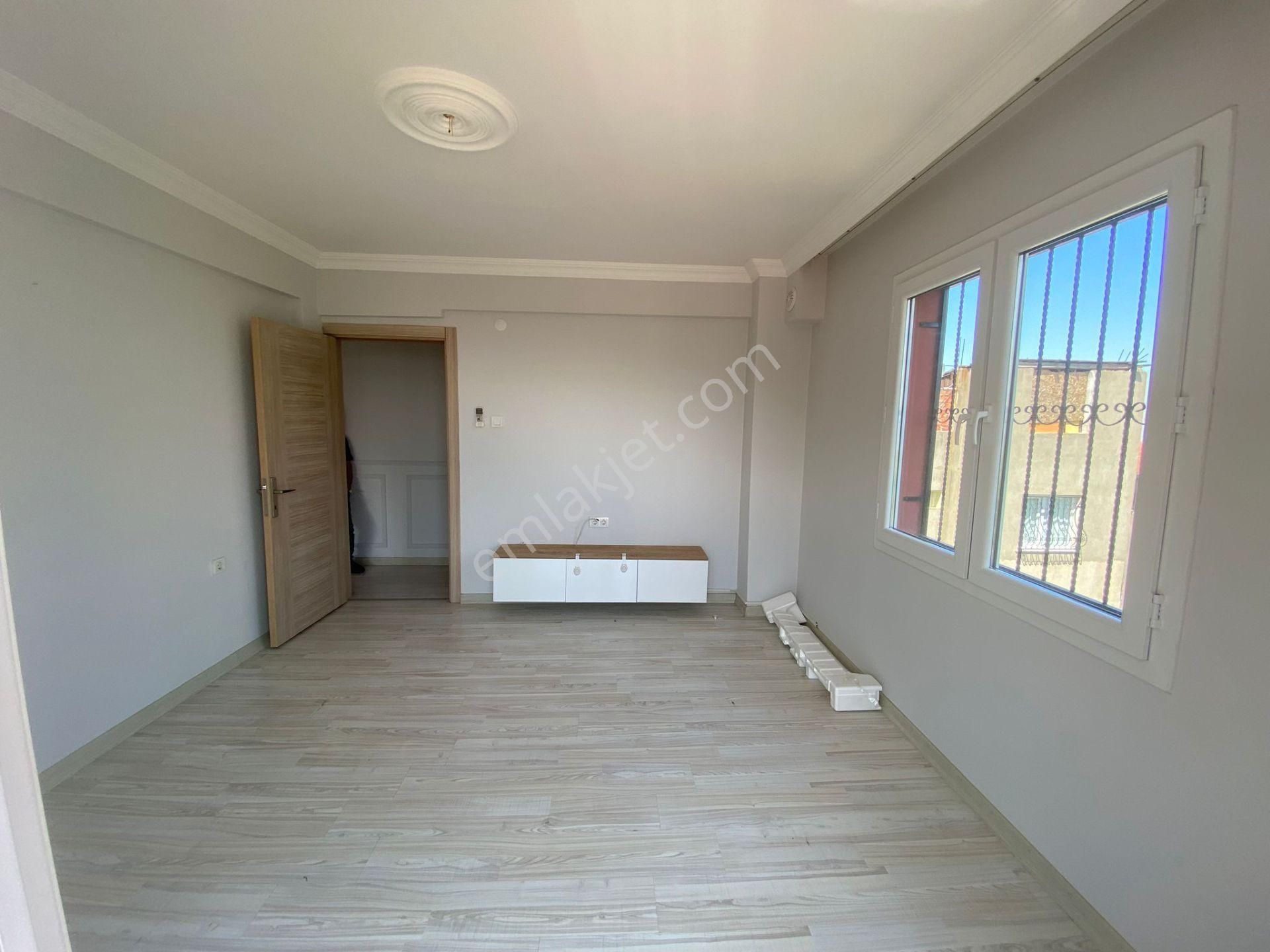 Konak Saygı Mah.de Toros Meydan Yakını 2+1 80m2 Ayrı Mutfak Bakımlı Arakat Temiz Kiralık Daire - Görsel 4