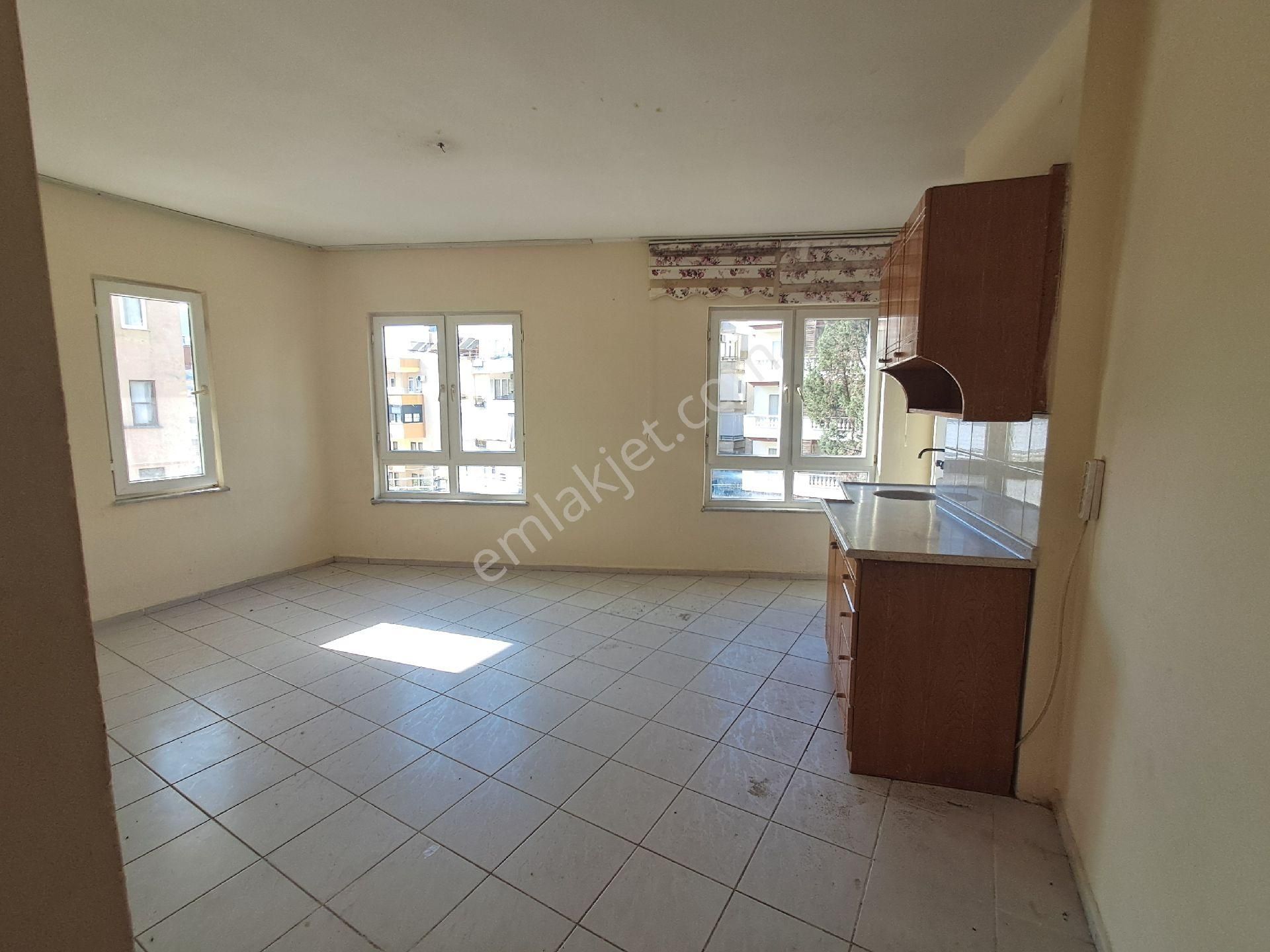 2+1 Satılık Ayrı Mutfak Daire - Görsel 3