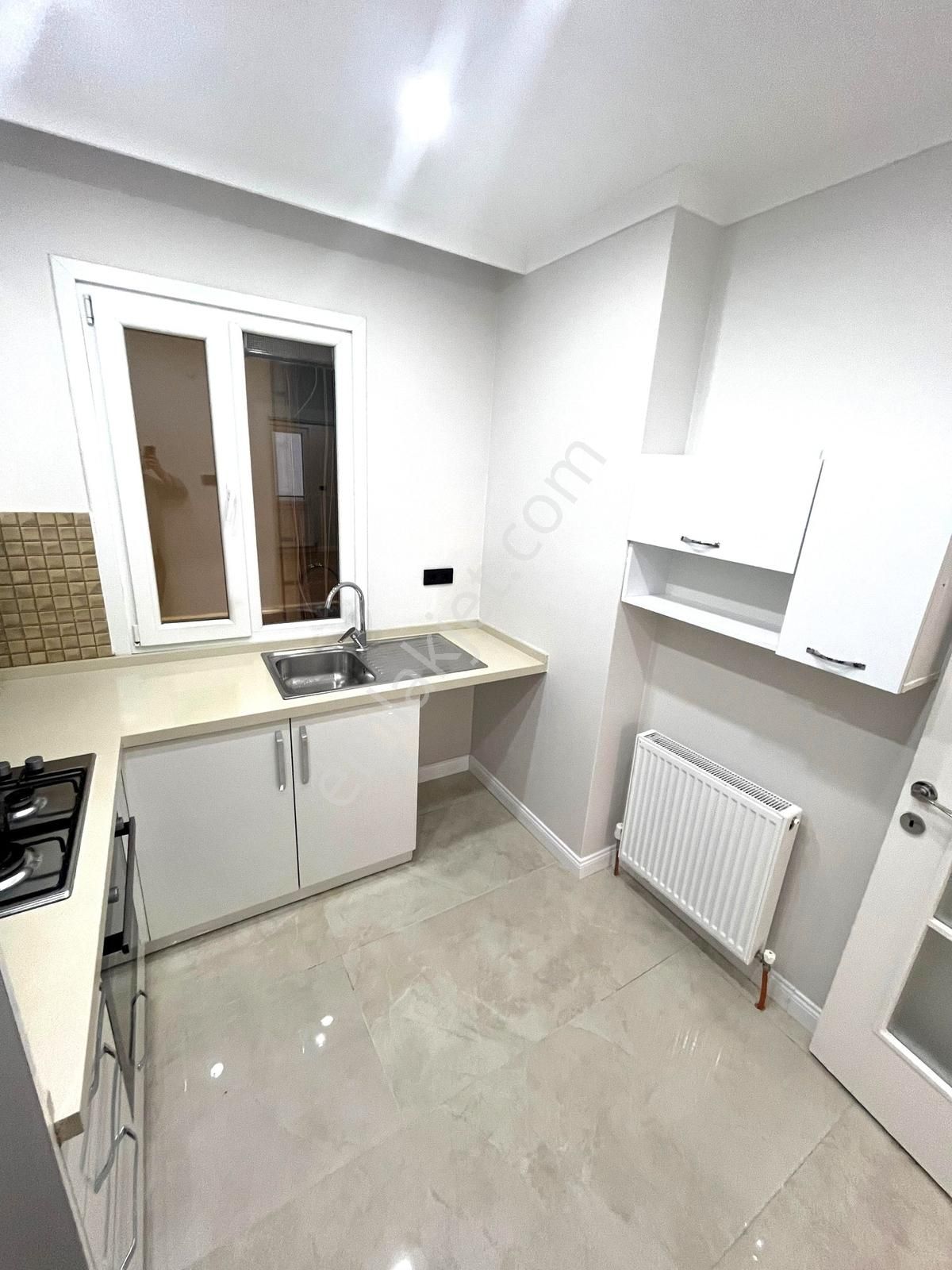 Bostancı Marmaraya Yakın, Ayrı Mutfaklı, Otoparklı,balkonlu 2+1! - Görsel 3