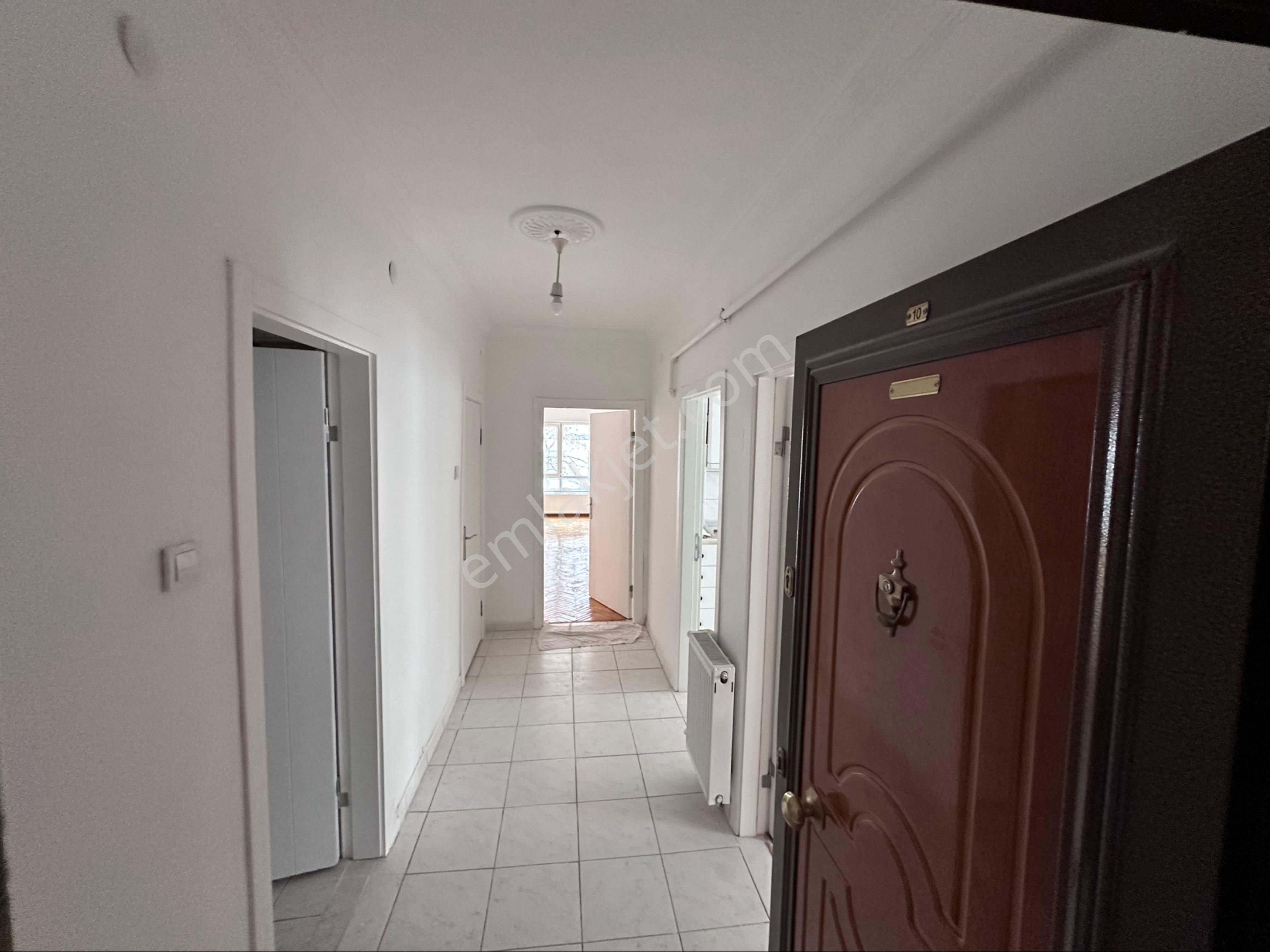 Uslu Ve Asım Gündüz Caddesi Kesişiminde 2.kat 3+1yapılı Boyalı - Görsel 18