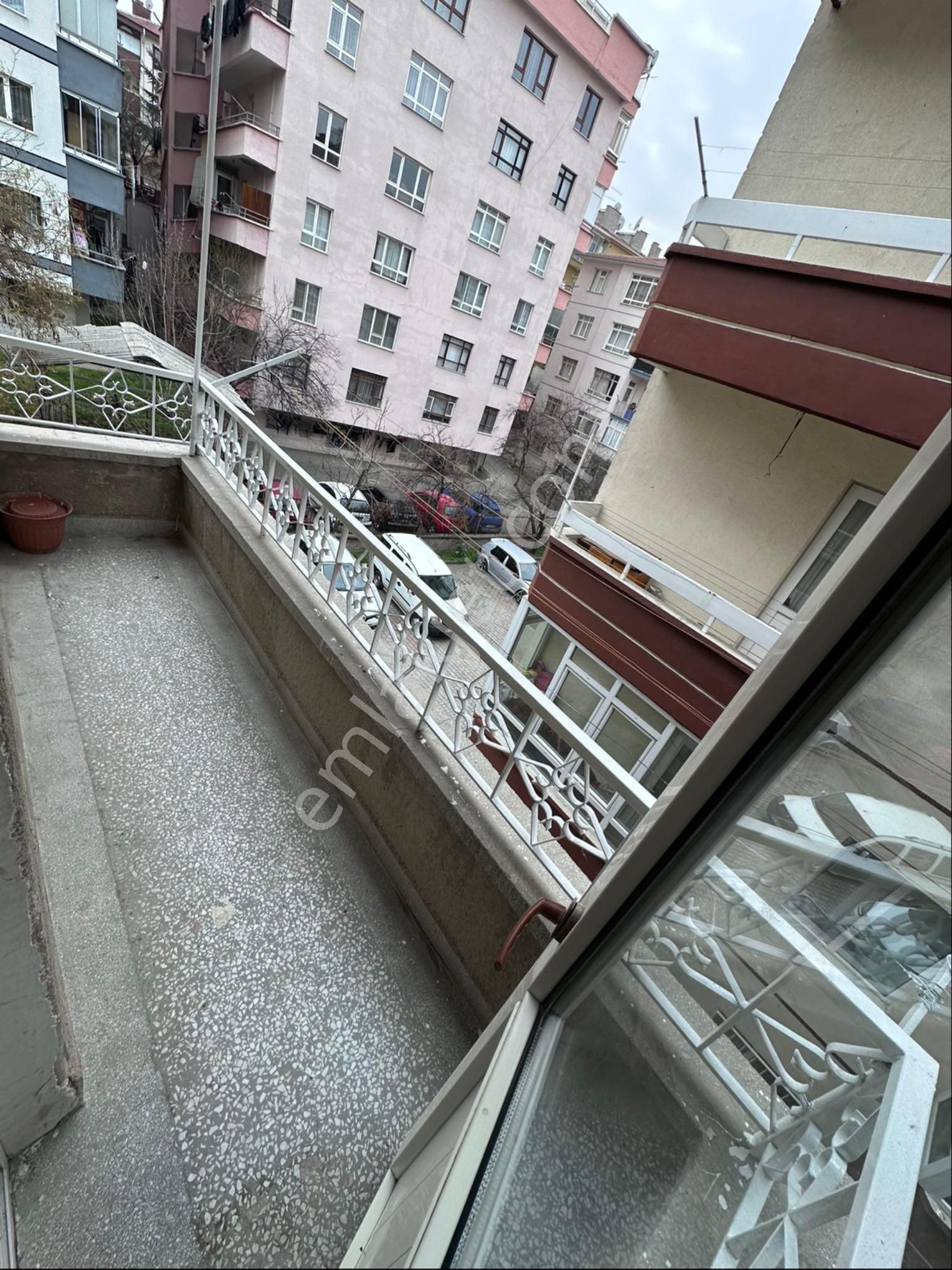 Uslu Ve Asım Gündüz Caddesi Kesişiminde 2.kat 3+1yapılı Boyalı - Görsel 19