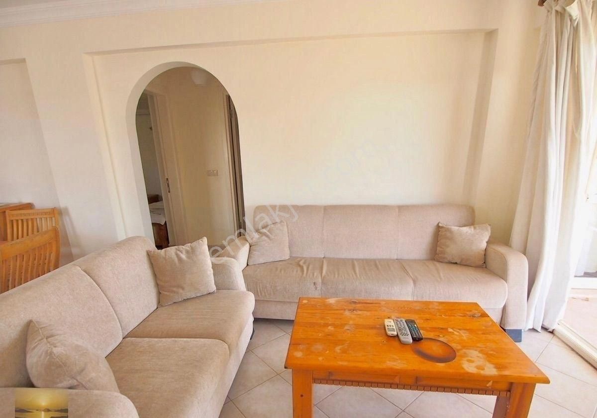 Satılık Daire Büyük Bahçeli Ev Özel Plajlı Site İngilizden Eşyalı Yatırıma Uygun Fırsatı Kaçırma - Görsel 4