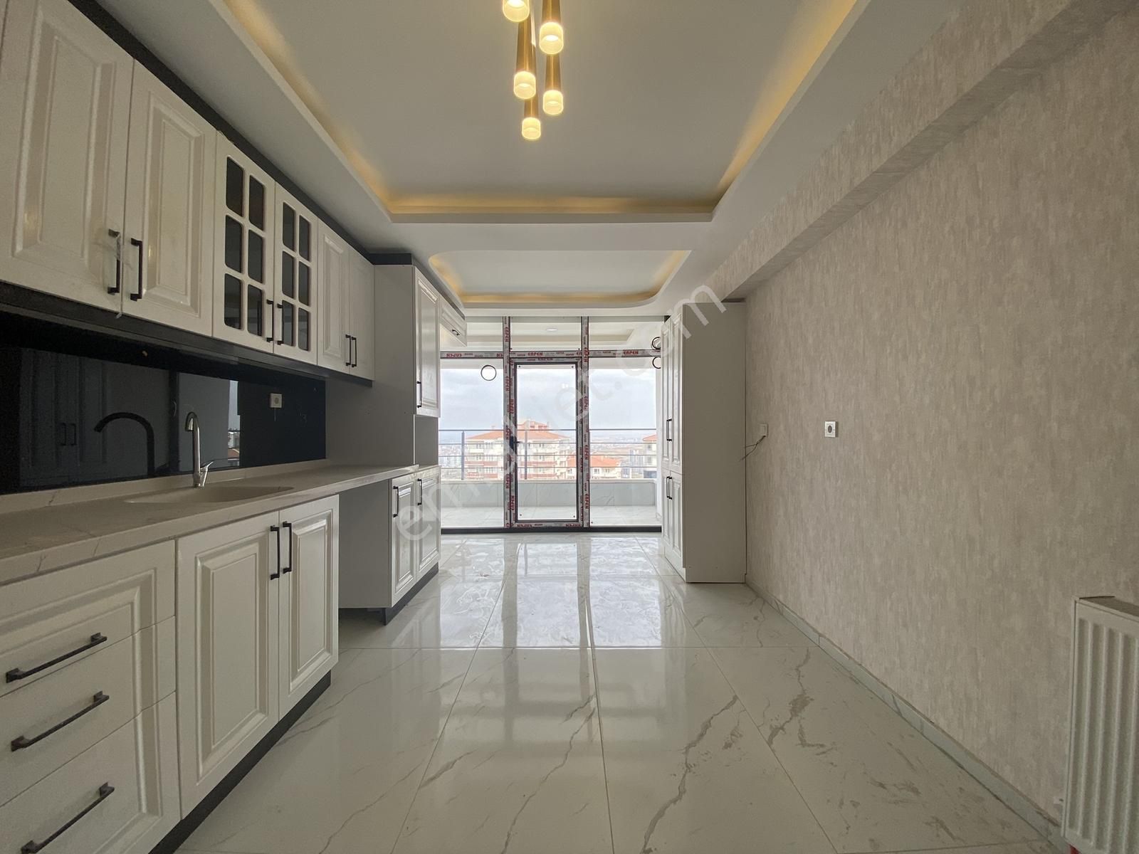 Bakırhan Emlak'tan Giy.odalı E.banyolu Ara Kat Sıfır Lüks 4+1 - Görsel 30