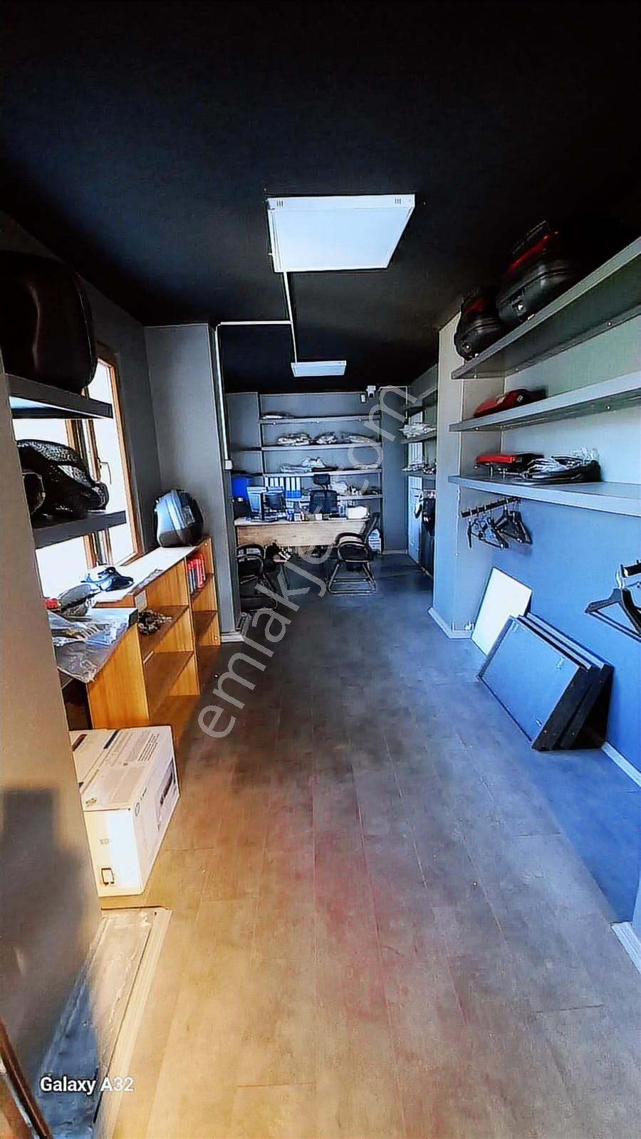 Big Chef İn Sokağında Asma Katlı Bahçeli Yol Üstü Satılık Dükkan - Görsel 4