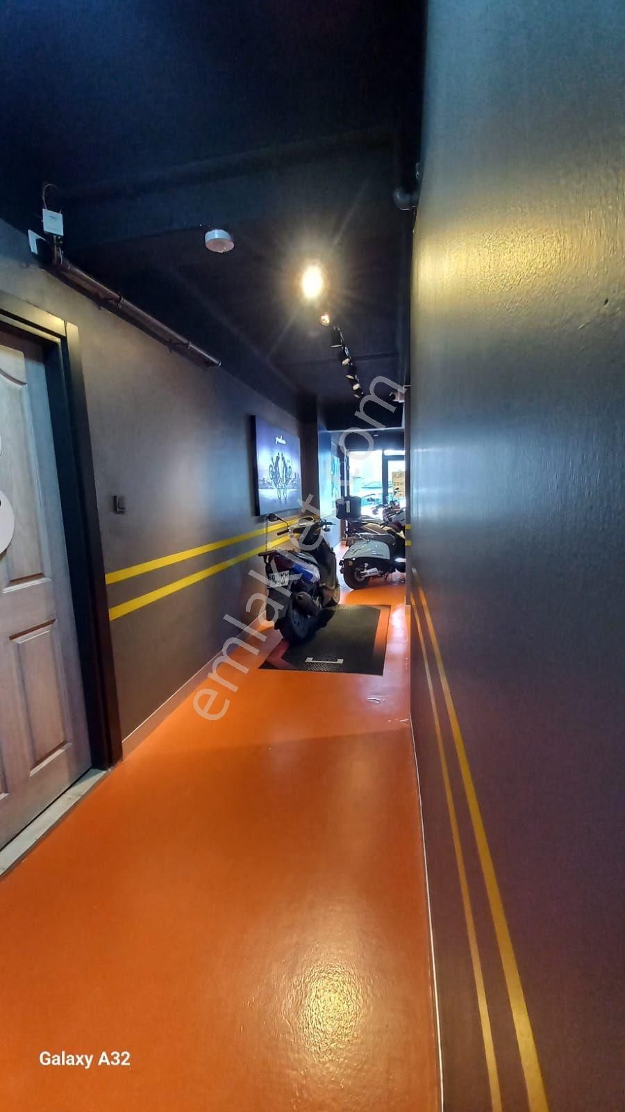 Big Chef İn Sokağında Asma Katlı Bahçeli Yol Üstü Satılık Dükkan - Görsel 10