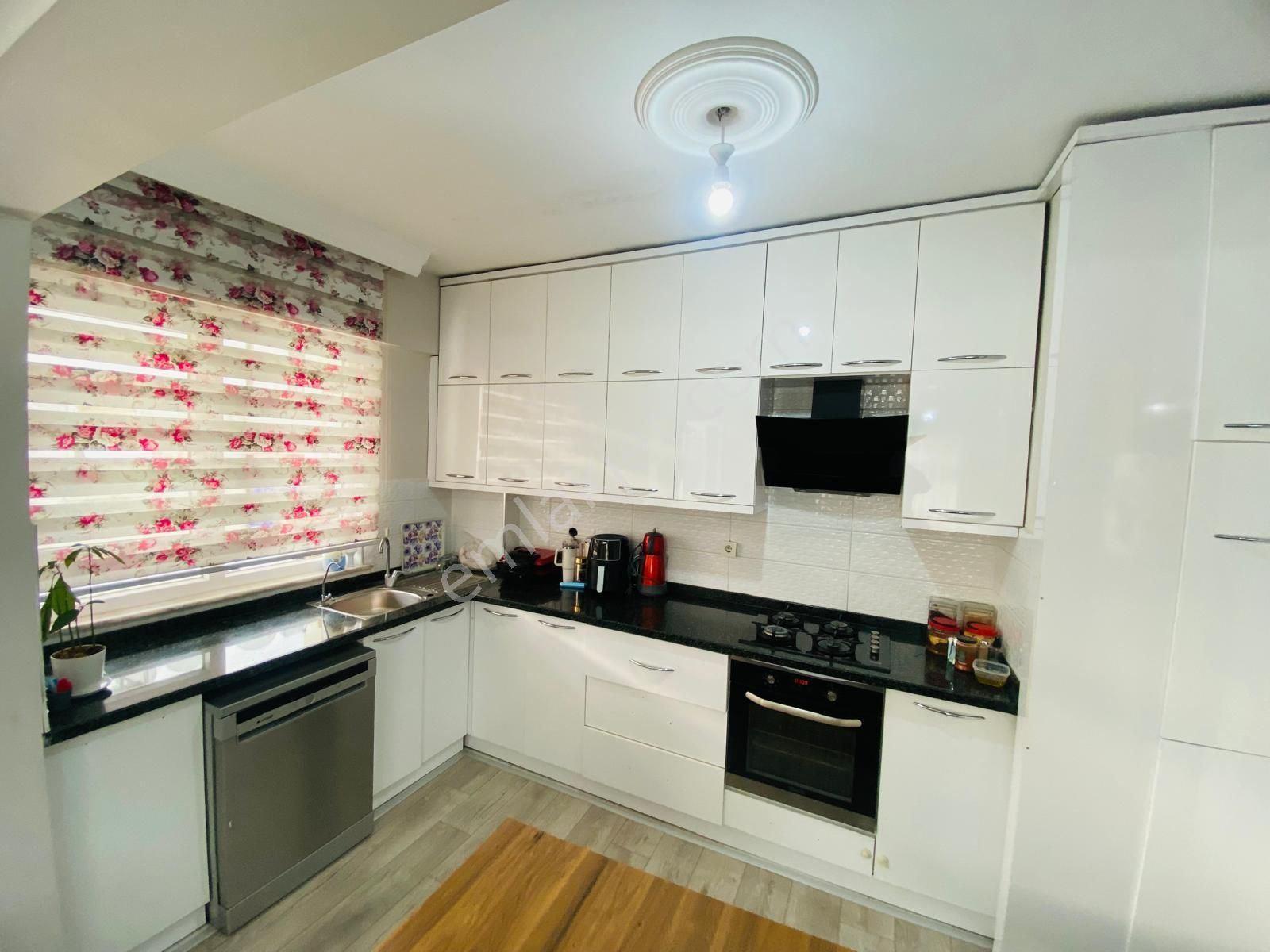 İçi Full Yapılı Geniş Kullanışlı Fırsat 3+1 - Görsel 15