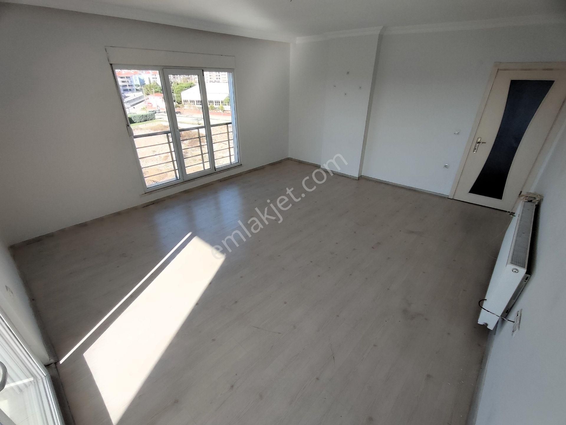 Kardeşten Edremitte Doğalgazlı Asansörlü Ara Kat Geniş 3+1 Daire - Görsel 5
