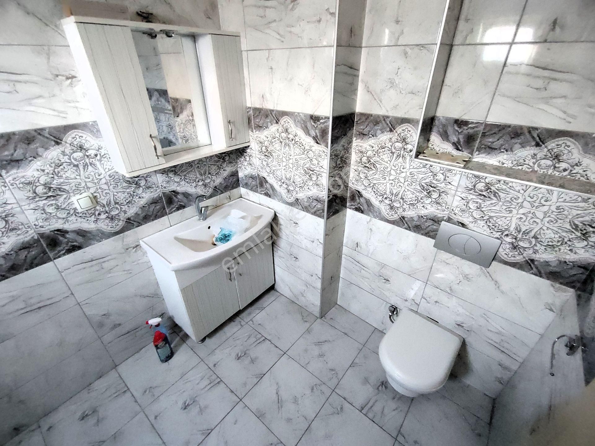 Kardeşten Edremitte Doğalgazlı Asansörlü Ara Kat Geniş 3+1 Daire - Görsel 21