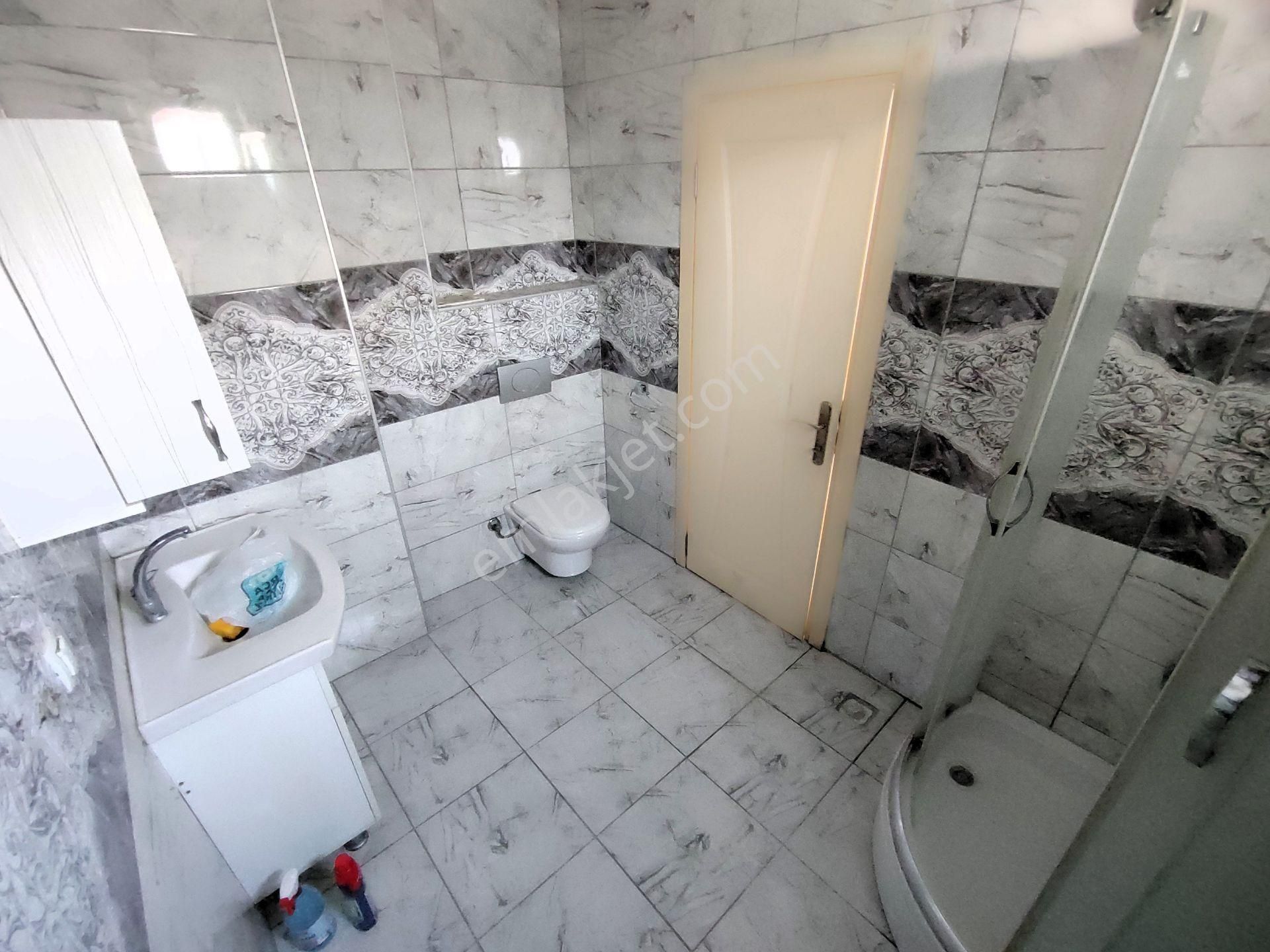 Kardeşten Edremitte Doğalgazlı Asansörlü Ara Kat Geniş 3+1 Daire - Görsel 22