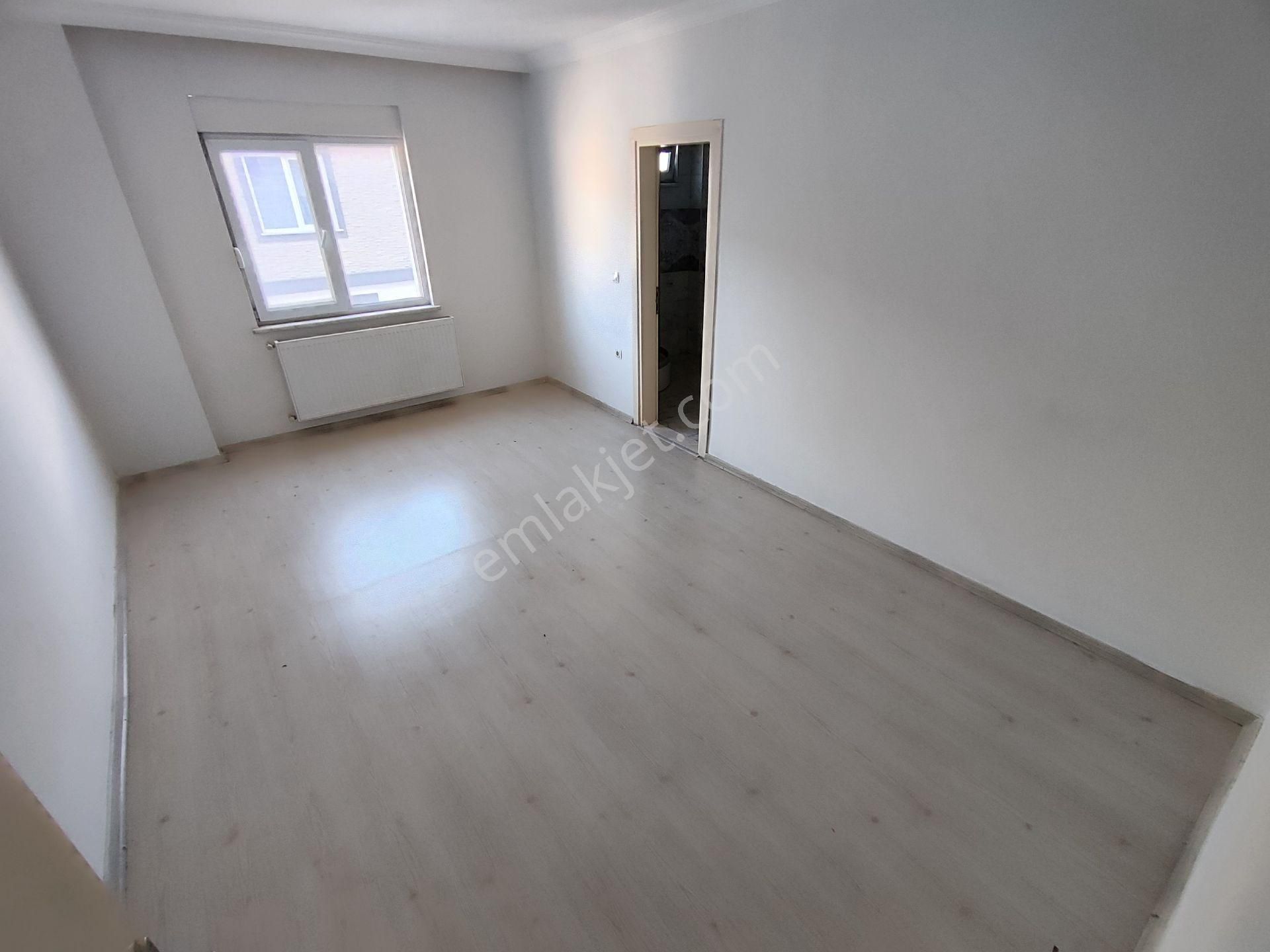 Kardeşten Edremitte Doğalgazlı Asansörlü Ara Kat Geniş 3+1 Daire - Görsel 26