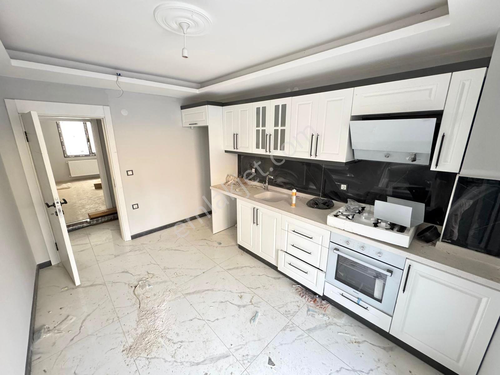Home And Car'dan Edremite Ayrı Mutfaklı Ara Kat 2+1 Sıfır Daire - Görsel 2