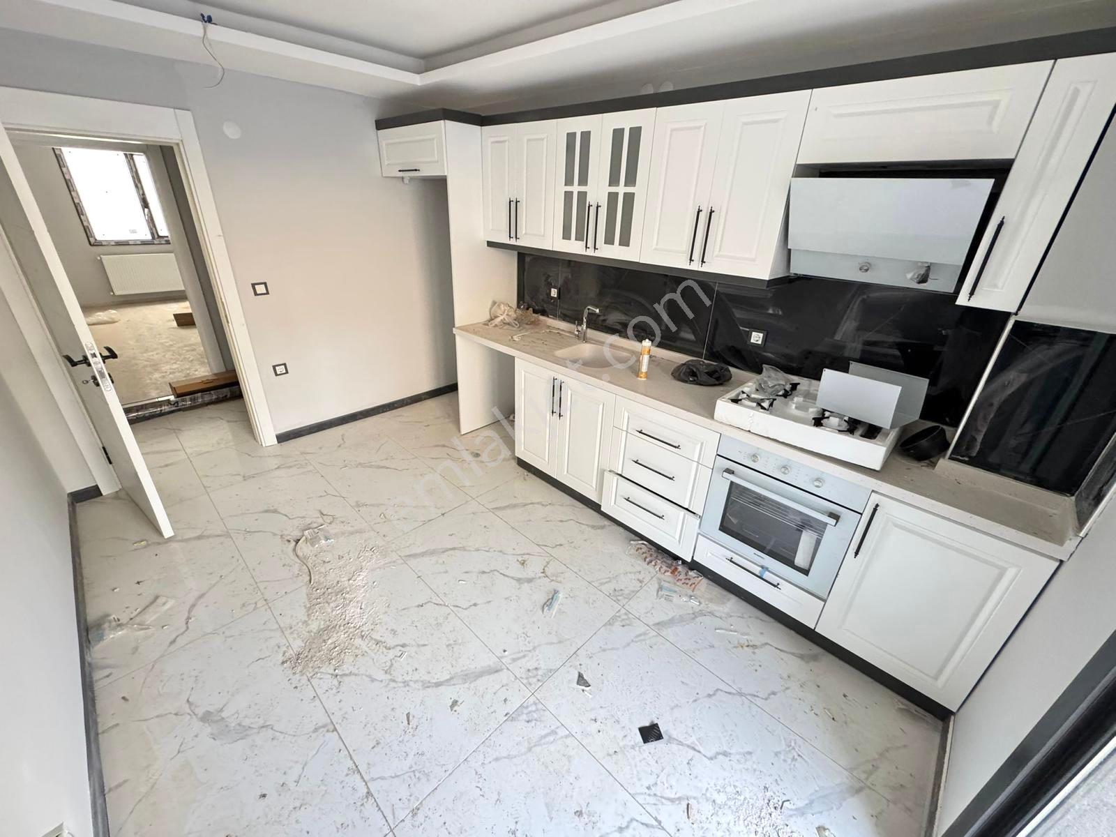 Home And Car'dan Edremite Ayrı Mutfaklı Ara Kat 2+1 Sıfır Daire - Görsel 3