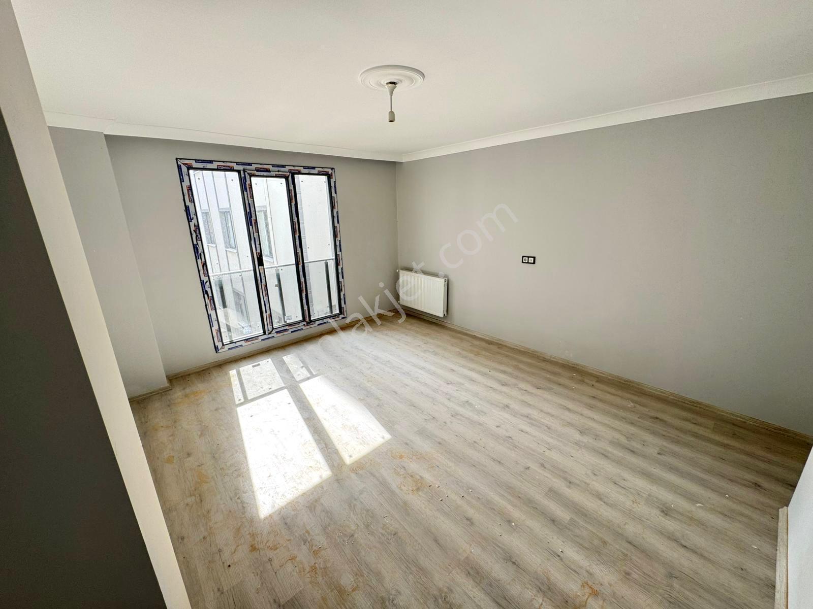 Home And Car'dan Edremite Ayrı Mutfaklı Ara Kat 2+1 Sıfır Daire - Görsel 11