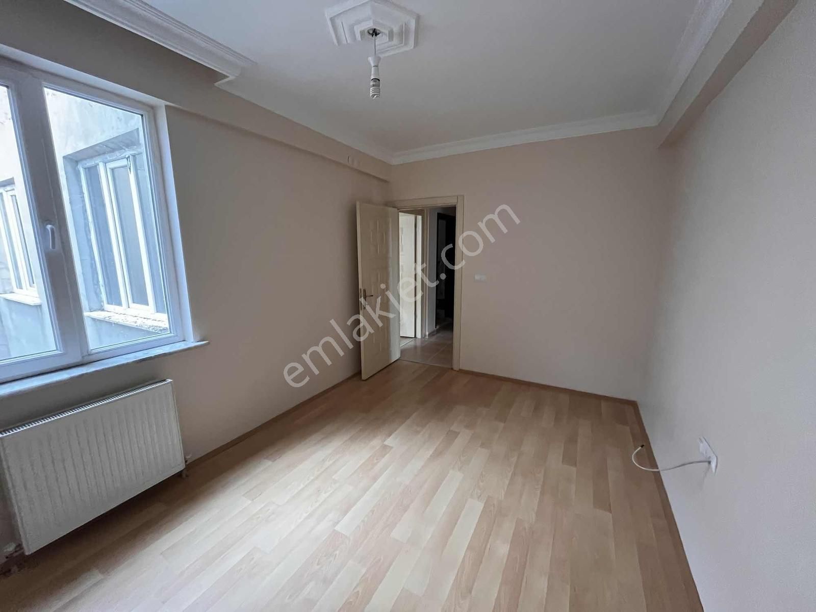 Eker'den Dilek Caddesine Albayrak Bulv. Çok Yakın Kiralık 2+1 - Görsel 15