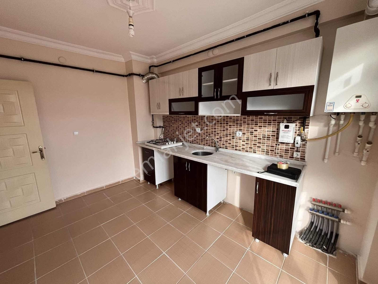 Eker'den Dilek Caddesine Albayrak Bulv. Çok Yakın Kiralık 2+1 - Görsel 13