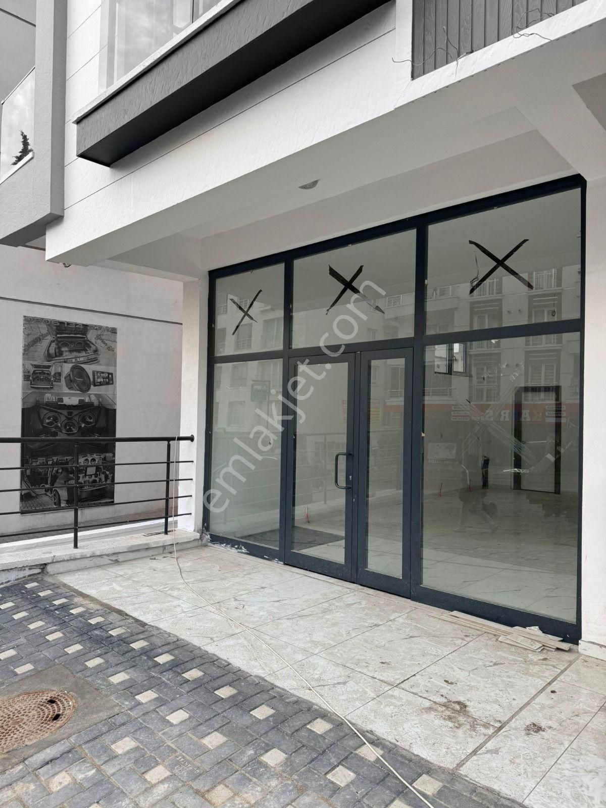 Karakeçili Cad. Üzeri 50m² Zemin + 20 M² Depolu Kiralık Dükkan - Görsel 4