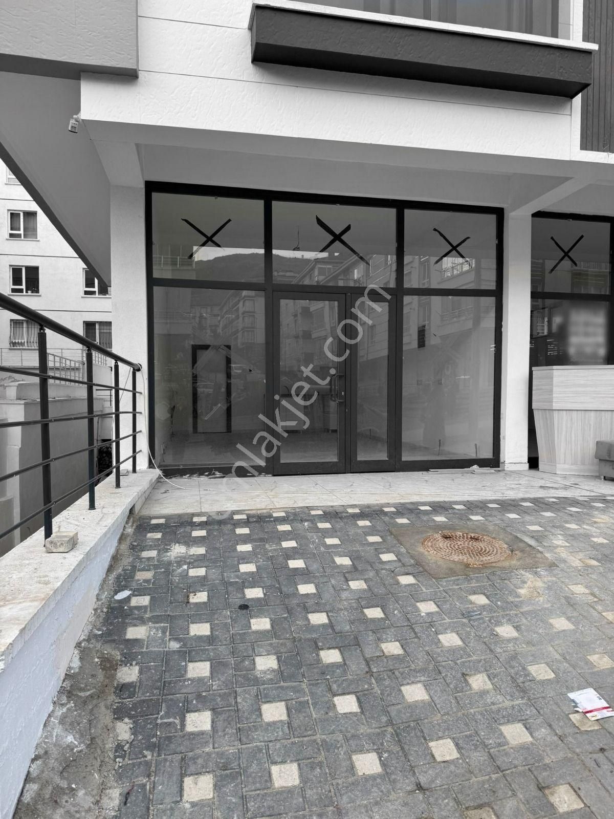 Karakeçili Cad. Üzeri 50m² Zemin + 20 M² Depolu Kiralık Dükkan