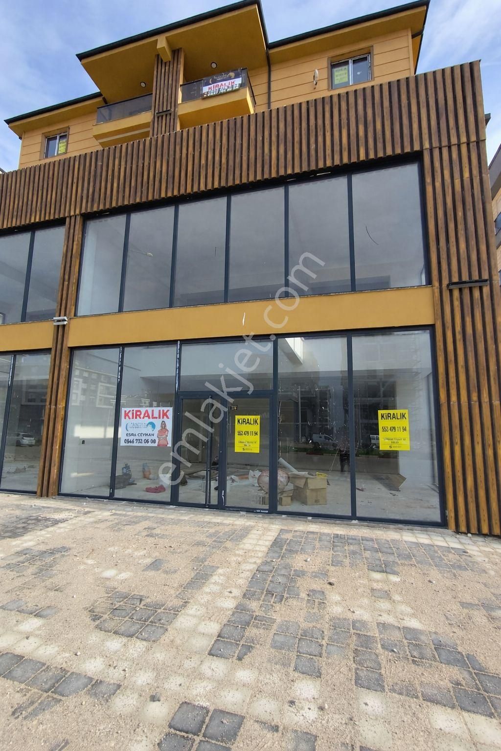 Kepez Barış Manço Bulv. Ana Cadde Yüksek Görünürlüklü 450 M² Kiralık Dükkân - Görsel 2