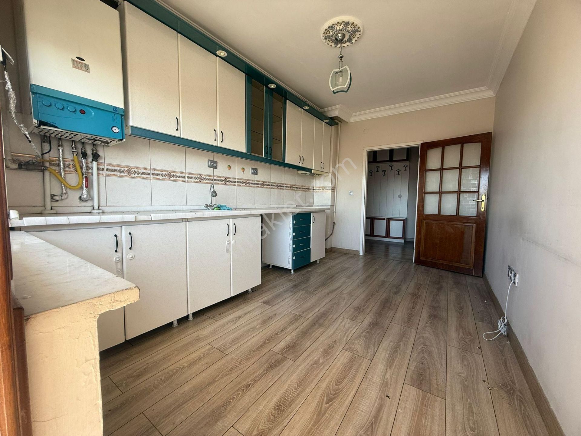 Etlik Mah.cadde Üzeri Ankara Manzaralı Merkezi Konumda Site Dairesi 3+1 - Görsel 10