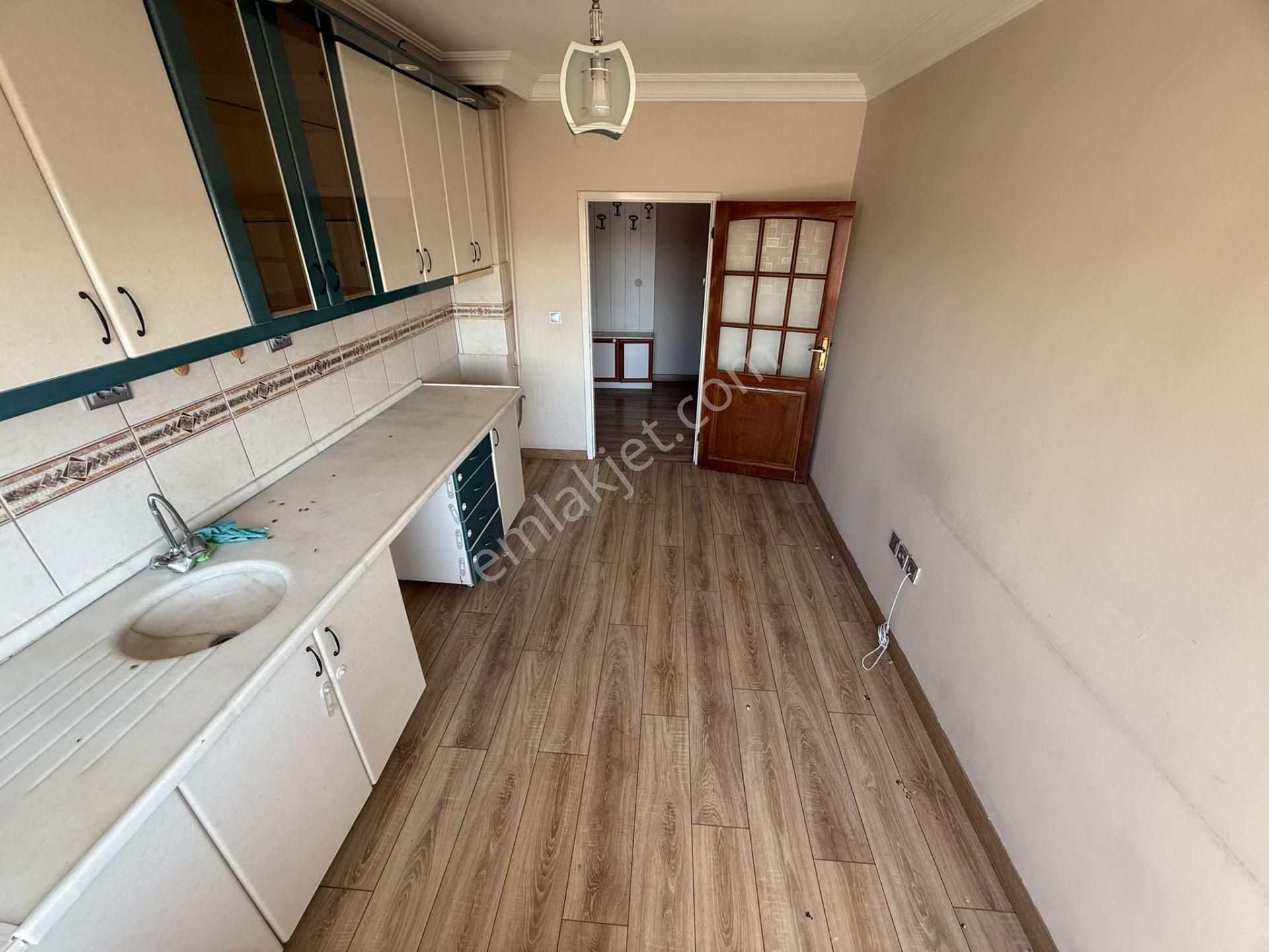 Etlik Mah.cadde Üzeri Ankara Manzaralı Merkezi Konumda Site Dairesi 3+1 - Görsel 9