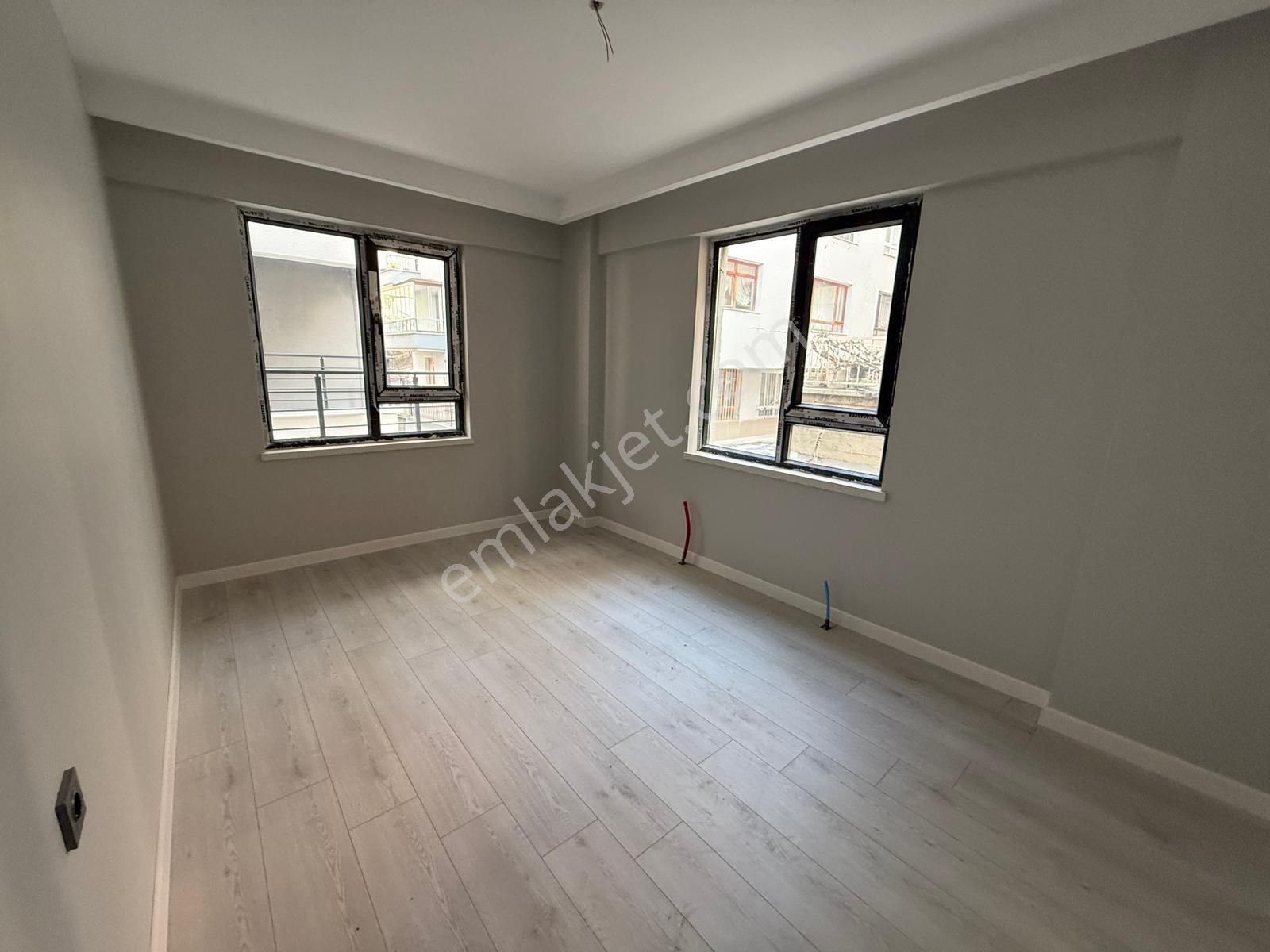 Vatan'dan Bağlarbaşı'nda Cadde Yakını Sıfır Binada Orta Kat Megalüks Yapılı 2+1 Satılık Daire - Görsel 17