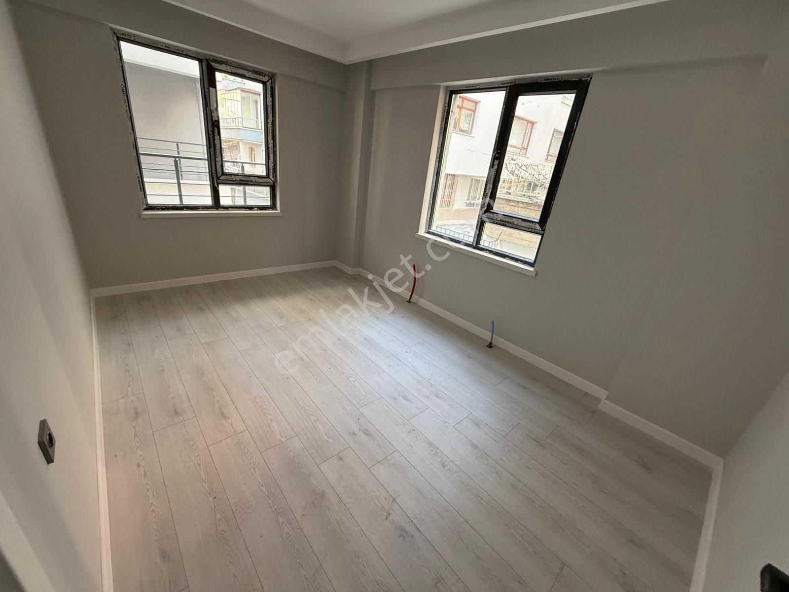 Vatan'dan Bağlarbaşı'nda Cadde Yakını Sıfır Binada Orta Kat Megalüks Yapılı 2+1 Satılık Daire - Görsel 13