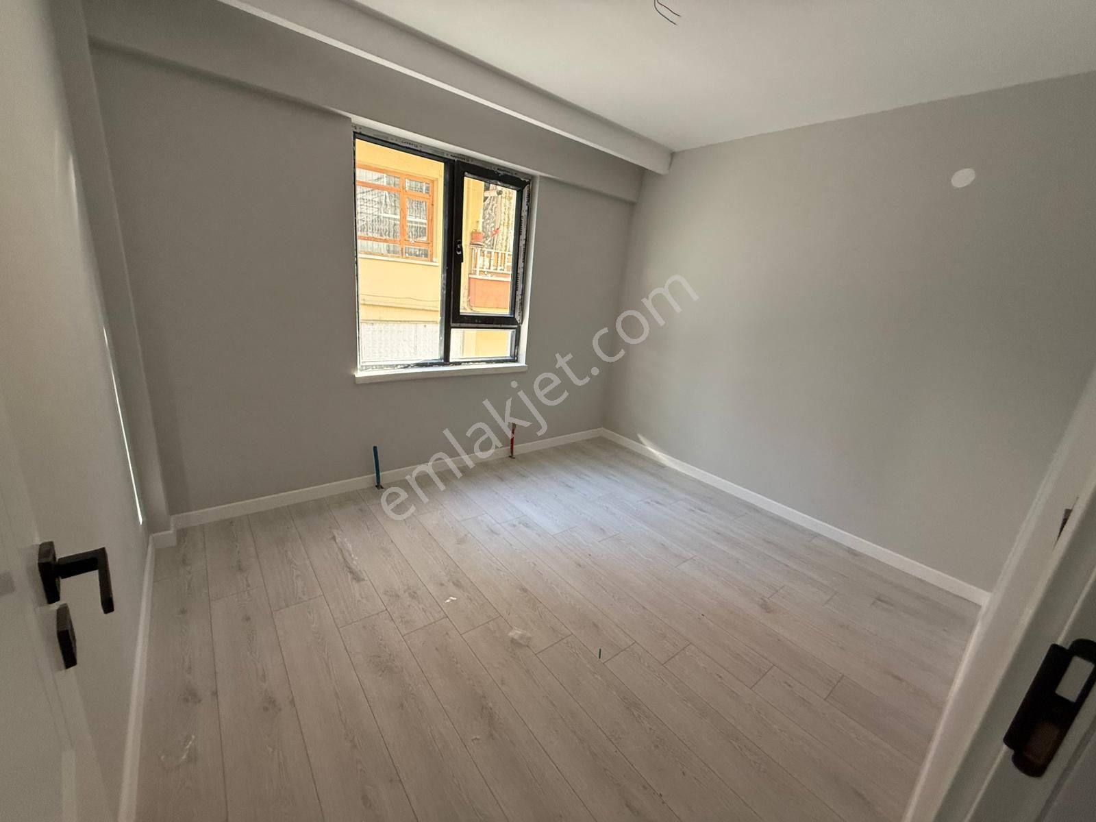 Vatan'dan Bağlarbaşı'nda Cadde Yakını Sıfır Binada Orta Kat Megalüks Yapılı 2+1 Satılık Daire - Görsel 14