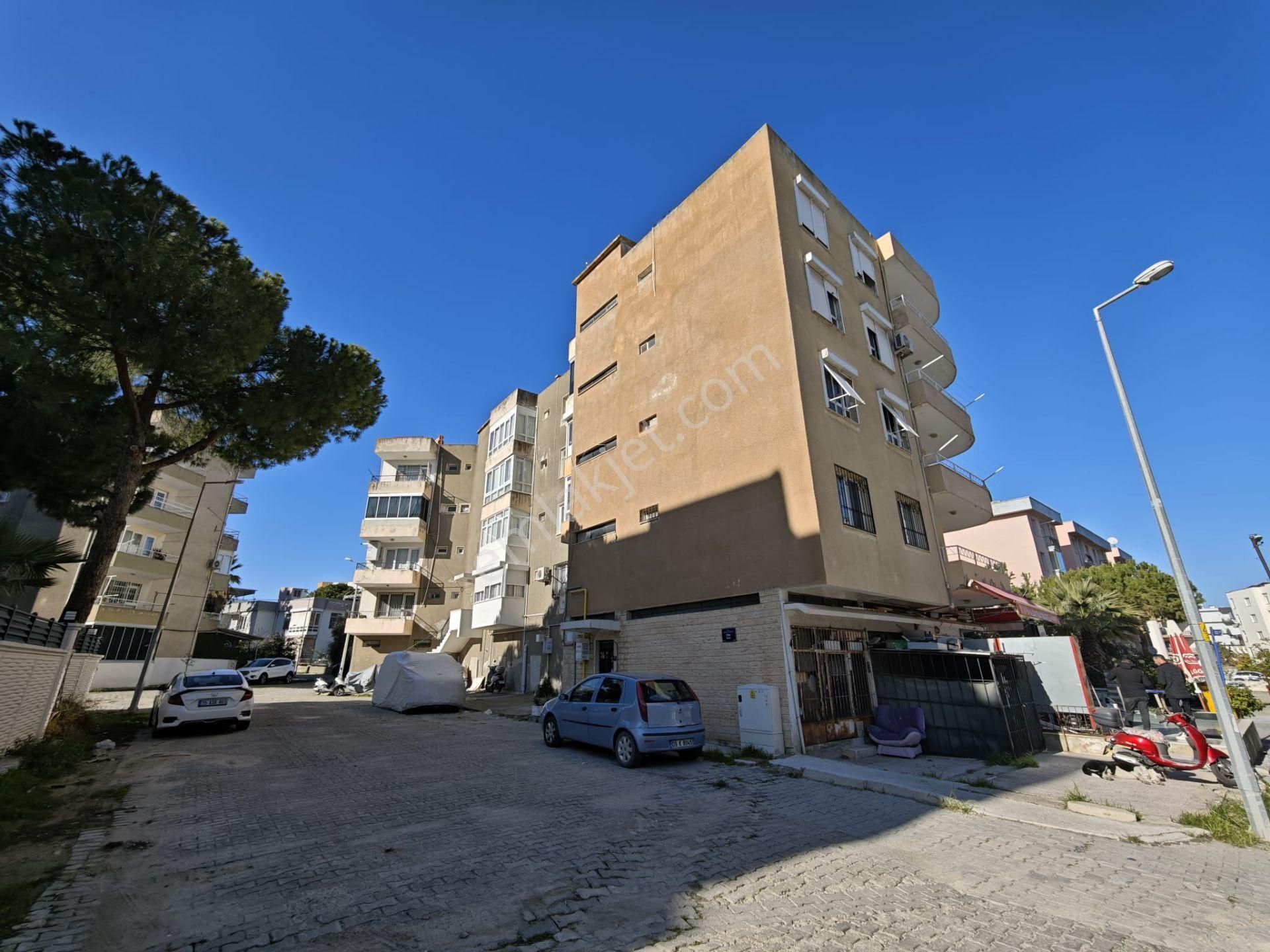 Kuşadası Hacıfeyzullah Mah Kiralık Görüşü Ve Üç Tarafı Açık Ferah Bir Köşe Daire - Görsel 35