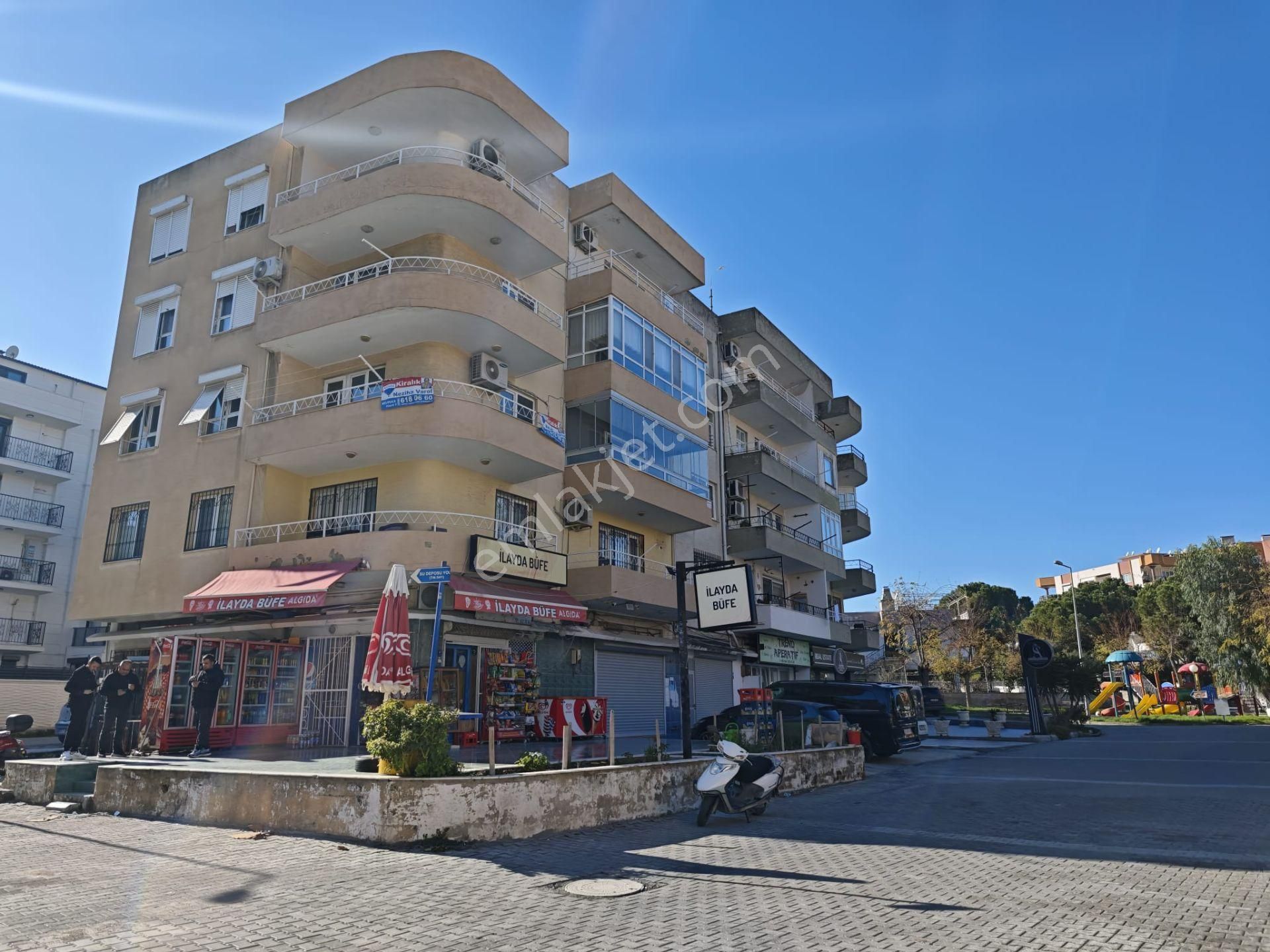 Kuşadası Hacıfeyzullah Mah Kiralık Görüşü Ve Üç Tarafı Açık Ferah Bir Köşe Daire