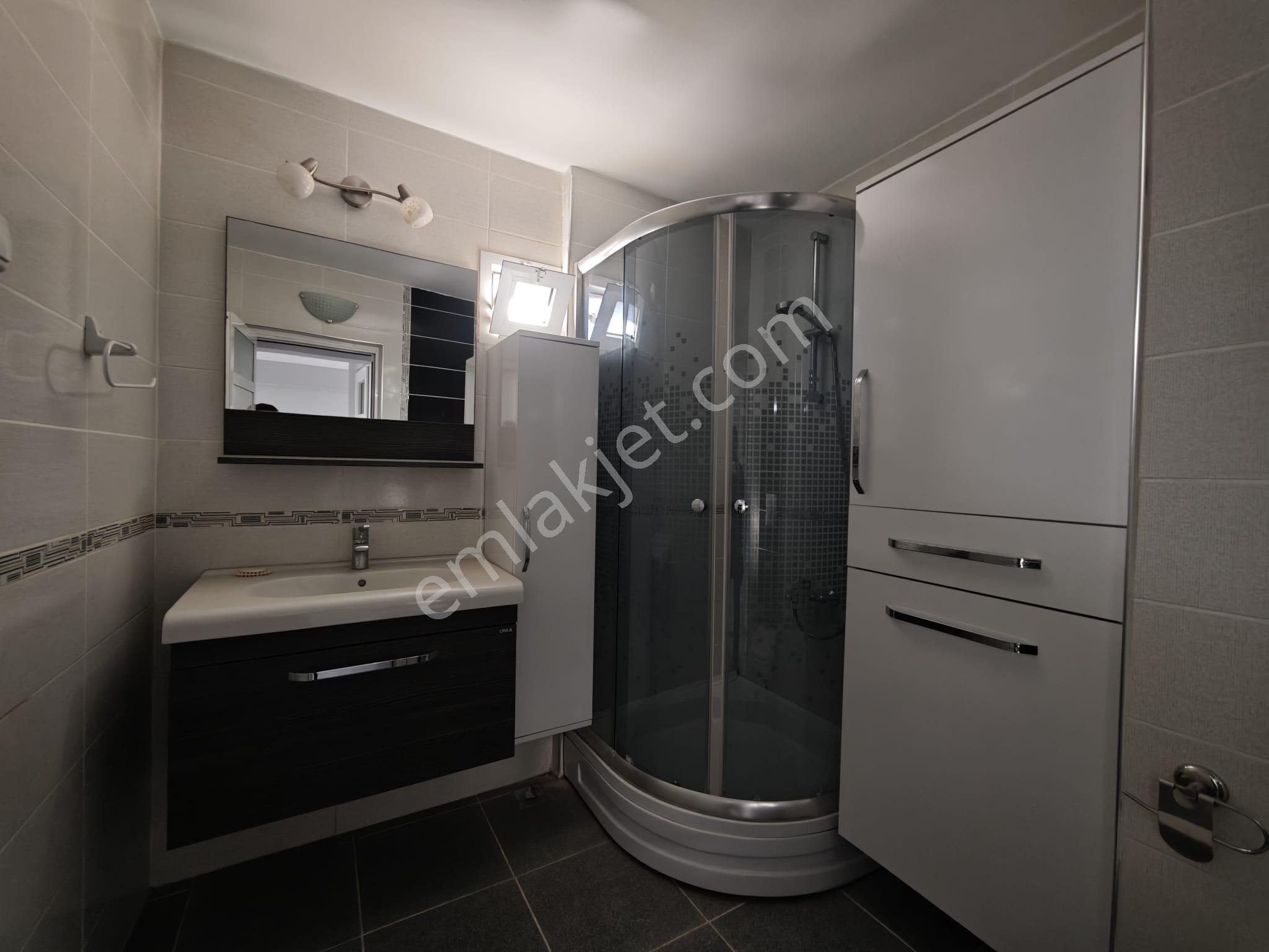 Kuşadası Hacıfeyzullah Mah Kiralık Görüşü Ve Üç Tarafı Açık Ferah Bir Köşe Daire - Görsel 16