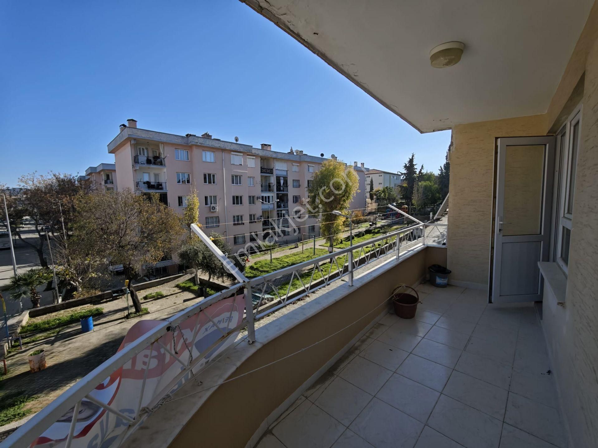 Kuşadası Hacıfeyzullah Mah Kiralık Görüşü Ve Üç Tarafı Açık Ferah Bir Köşe Daire - Görsel 24