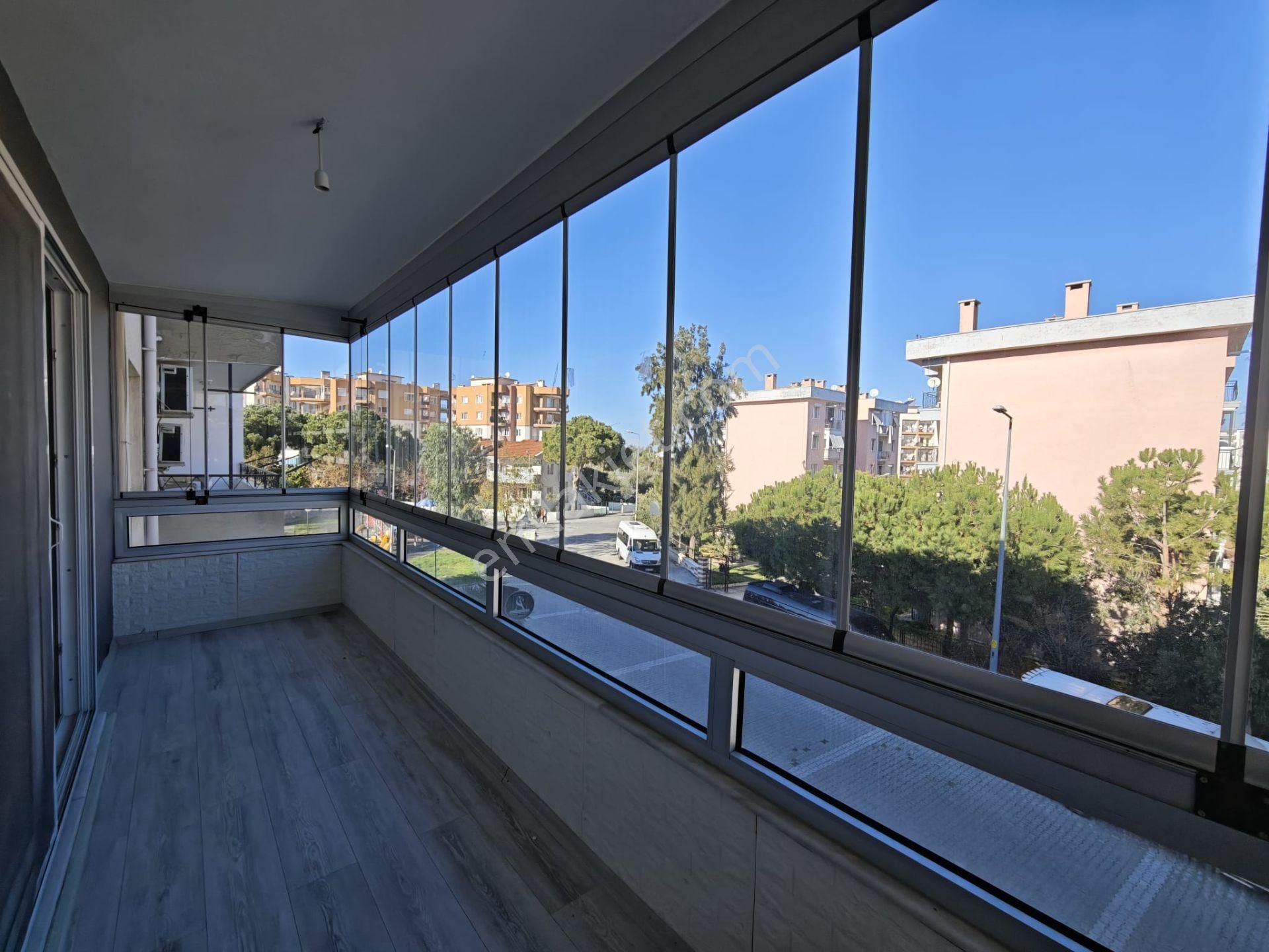 Kuşadası Hacıfeyzullah Mah Kiralık Görüşü Ve Üç Tarafı Açık Ferah Bir Köşe Daire - Görsel 15