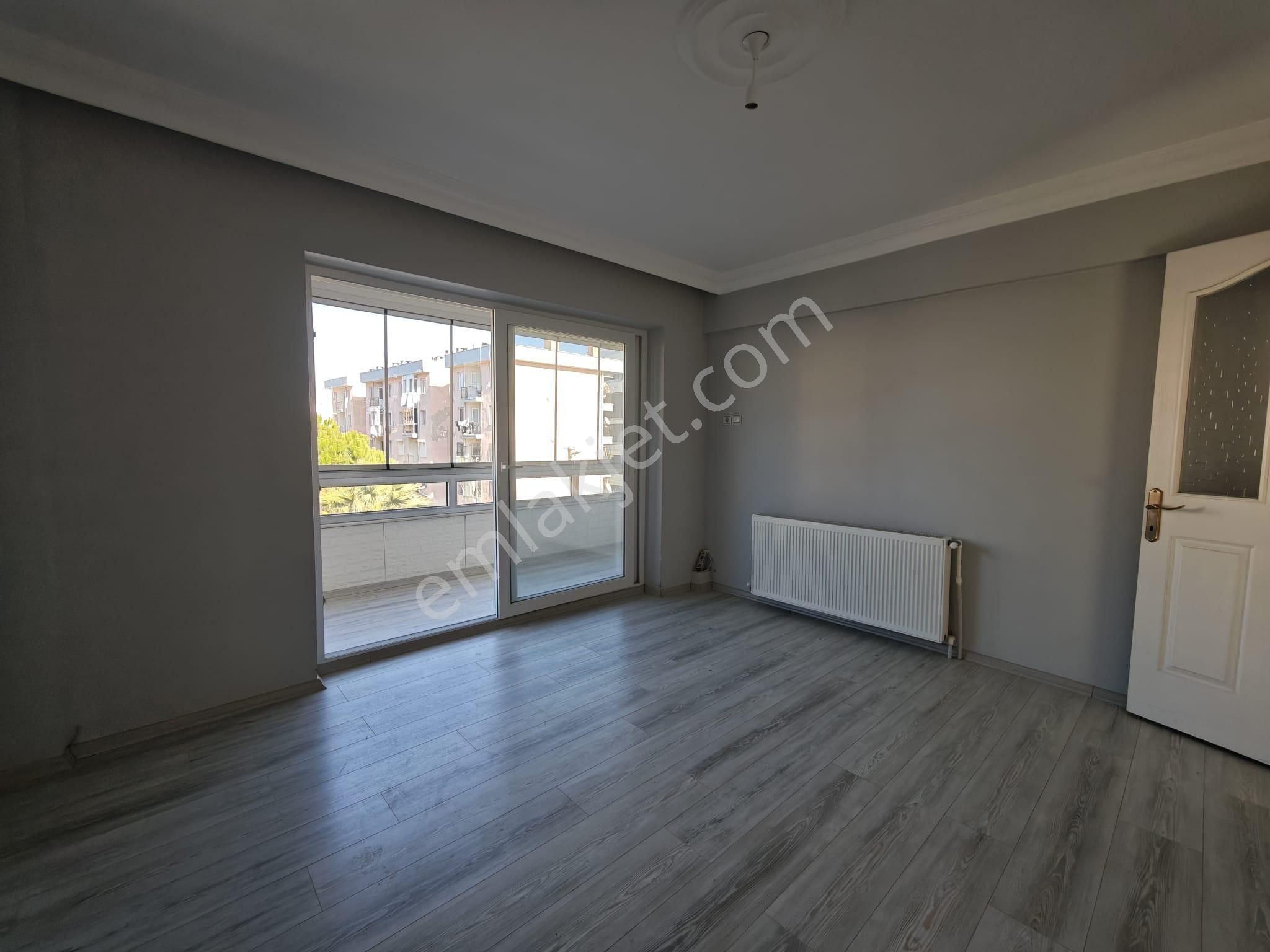 Kuşadası Hacıfeyzullah Mah Kiralık Görüşü Ve Üç Tarafı Açık Ferah Bir Köşe Daire - Görsel 11