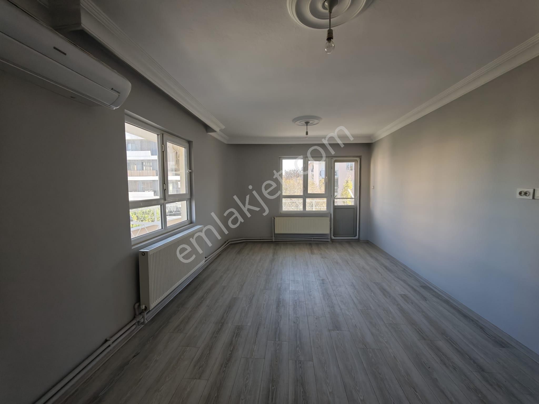 Kuşadası Hacıfeyzullah Mah Kiralık Görüşü Ve Üç Tarafı Açık Ferah Bir Köşe Daire - Görsel 17