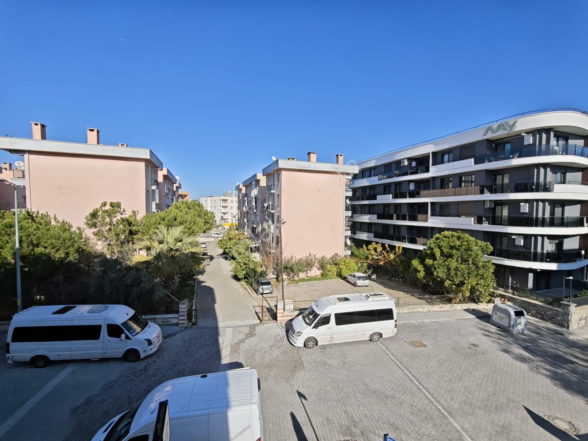 Kuşadası Hacıfeyzullah Mah Kiralık Görüşü Ve Üç Tarafı Açık Ferah Bir Köşe Daire - Görsel 34