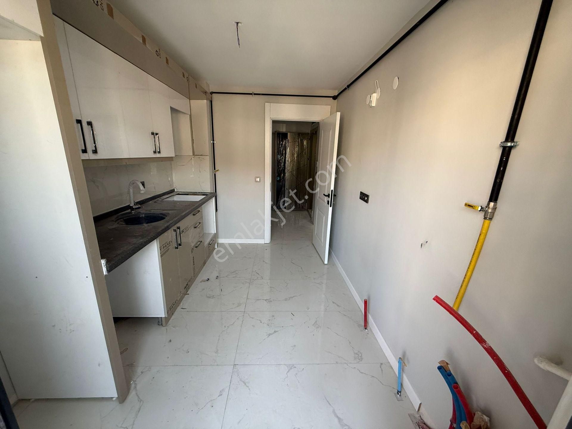 Vatan'dan Bağlarbaşı'nda Sıfır Binada Megalüks Yapılı Satılık Orta Kat Ön Cephe 3+1 Daire - Görsel 8