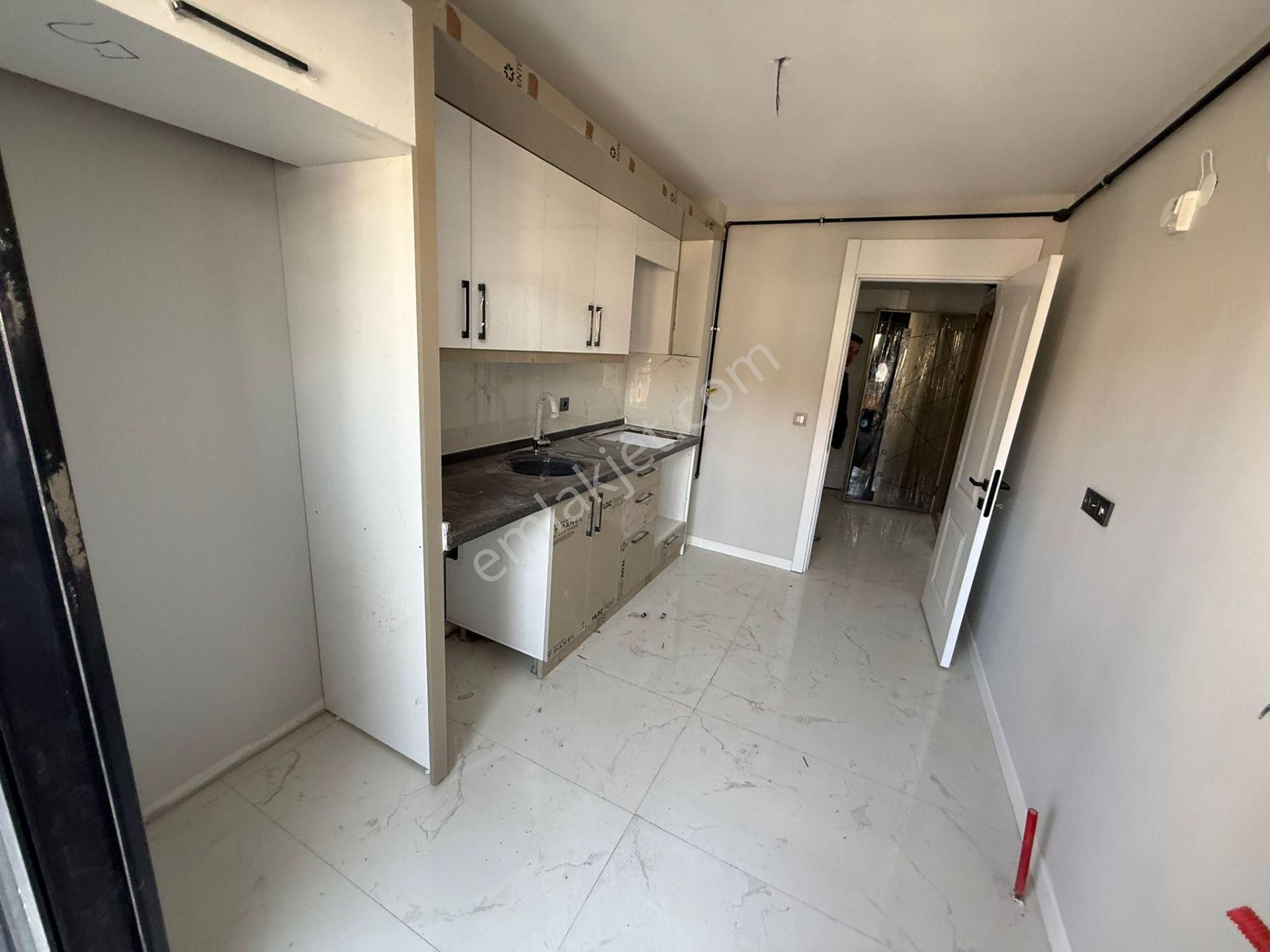 Vatan'dan Bağlarbaşı'nda Sıfır Binada Megalüks Yapılı Satılık Orta Kat Ön Cephe 3+1 Daire - Görsel 6