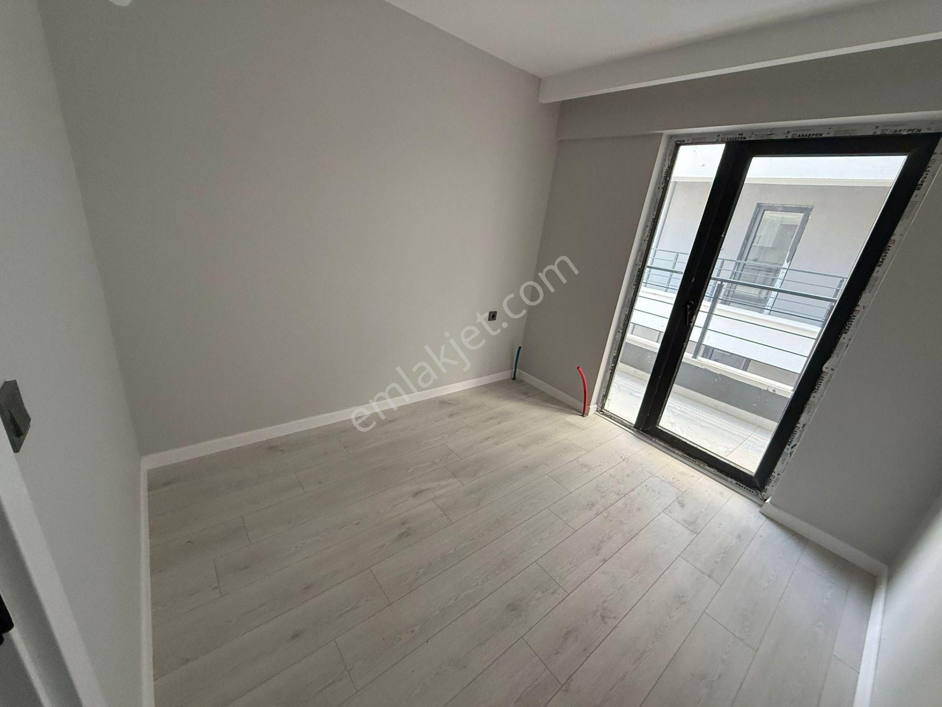 Vatan'dan Bağlarbaşı'nda Sıfır Binada Megalüks Yapılı Satılık Orta Kat Ön Cephe 3+1 Daire - Görsel 16