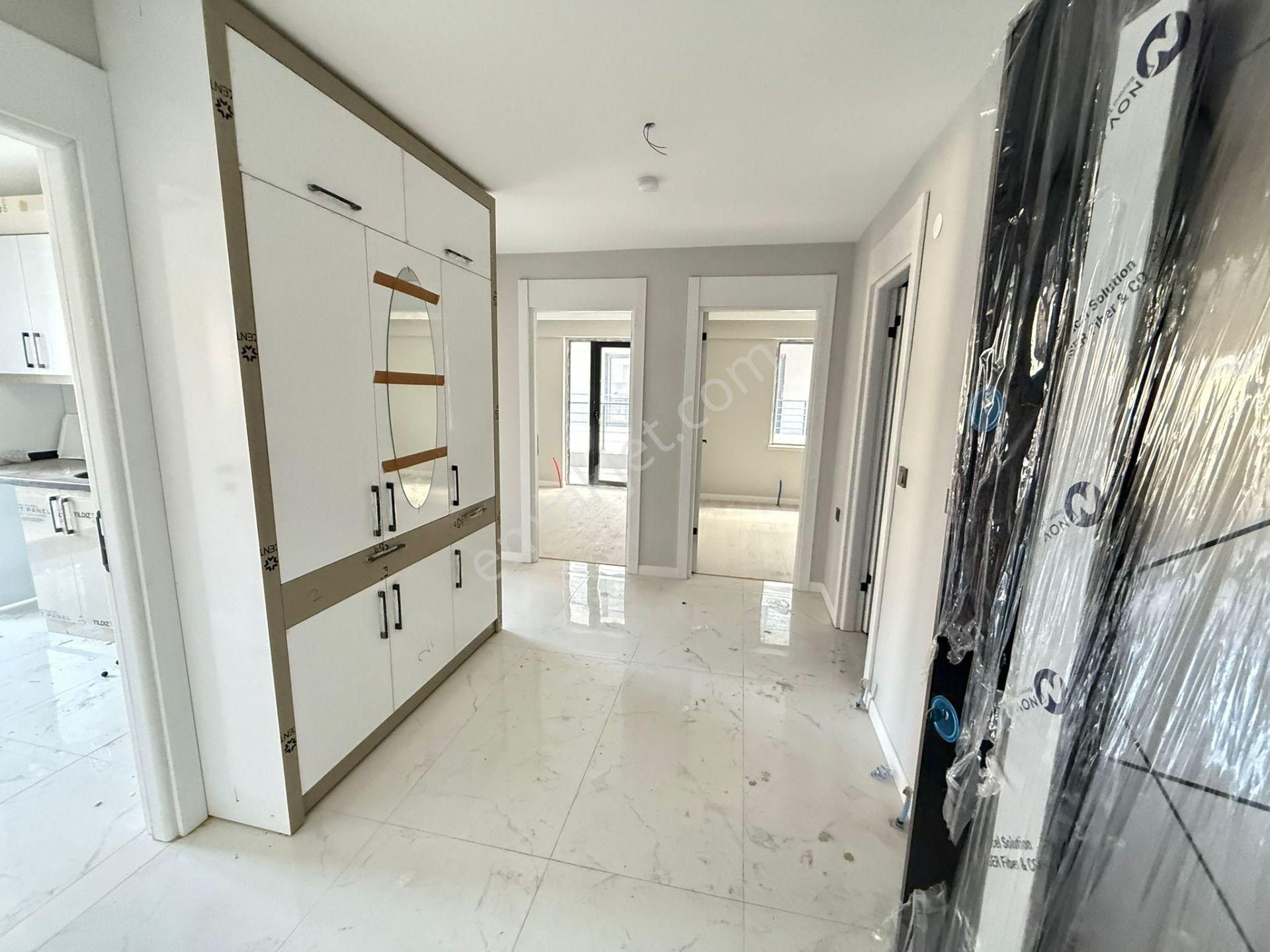 Vatan'dan Bağlarbaşı'nda Sıfır Binada Megalüks Yapılı Satılık Orta Kat Ön Cephe 3+1 Daire - Görsel 2