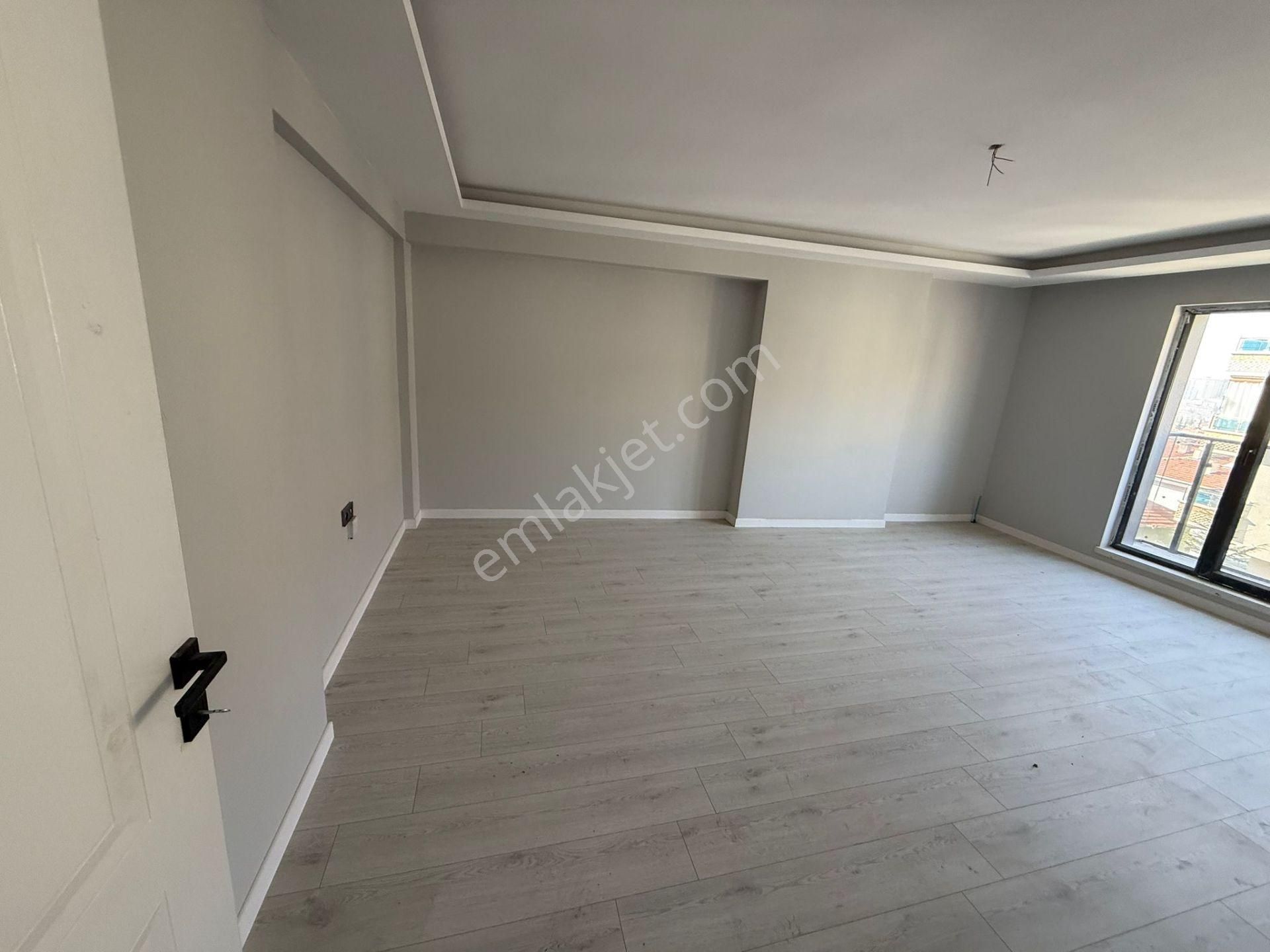 Vatan'dan Bağlarbaşı'nda Sıfır Binada Megalüks Yapılı Satılık Orta Kat Ön Cephe 3+1 Daire - Görsel 7