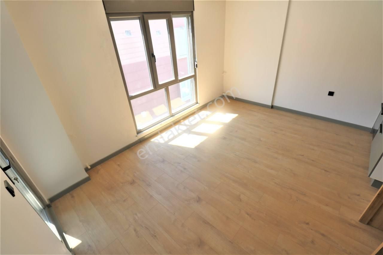 🏡akçay'da Aygül'den Sıfır Merkezi Lokasyon'da Ara Kat Doğalgaza Uygun Asansörlü 1+1 Satılık Daire🏡 - Görsel 3